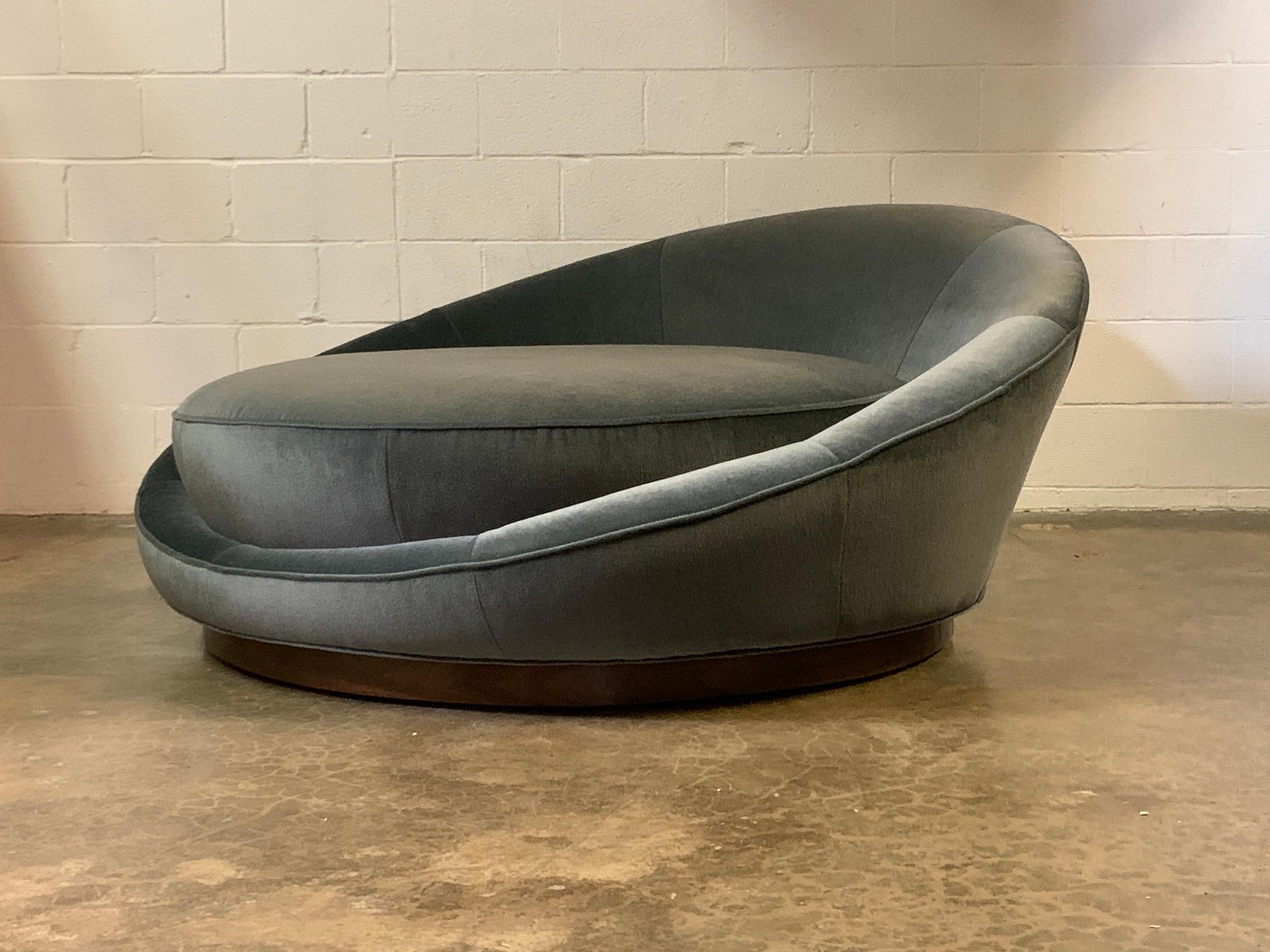 Large Satellite Lounge Chair 1