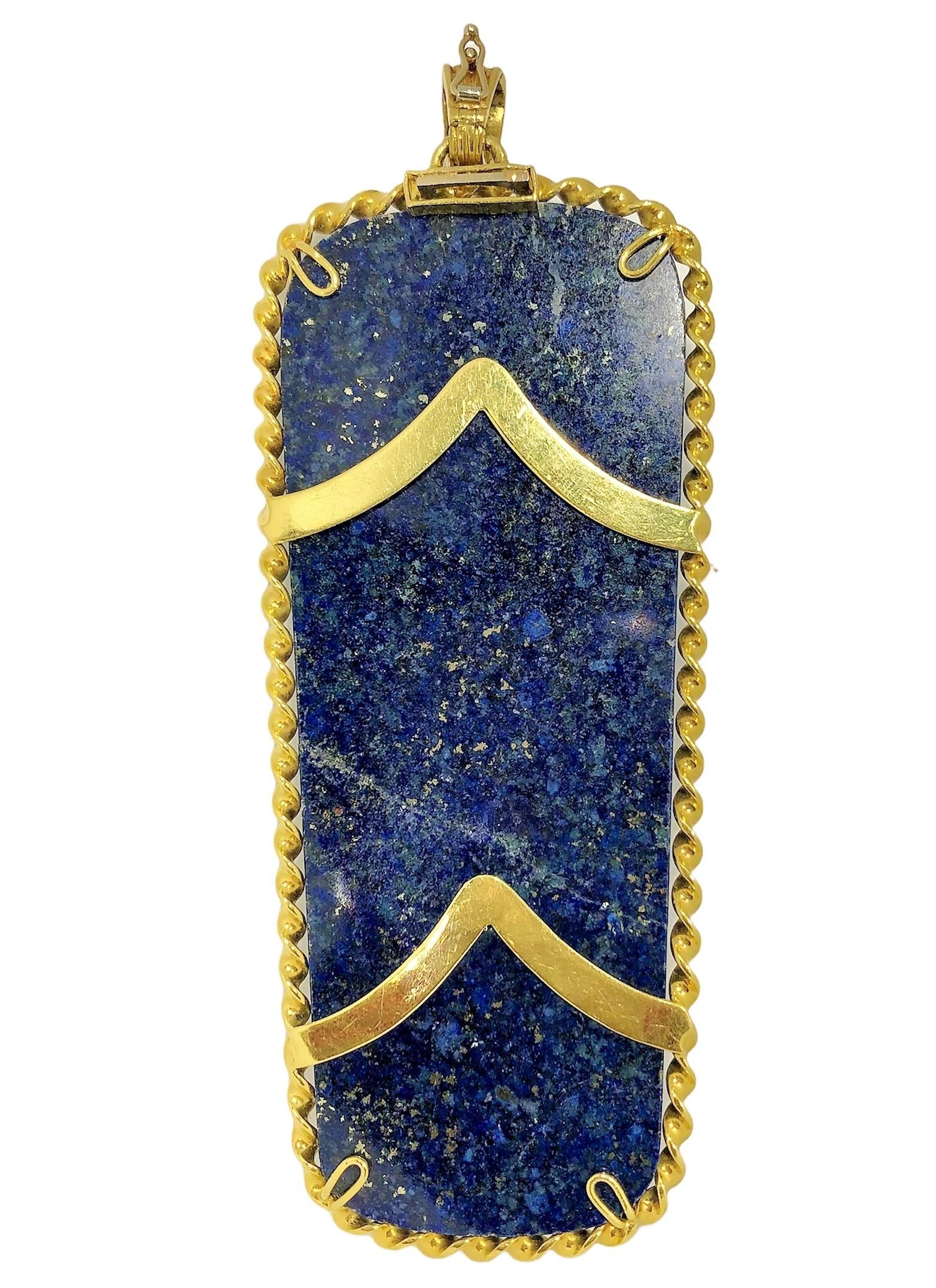 Großer 18K Lapislazuli-Anhänger mit Maya-Totem-Motiv im Zustand „Gut“ in Palm Beach, FL