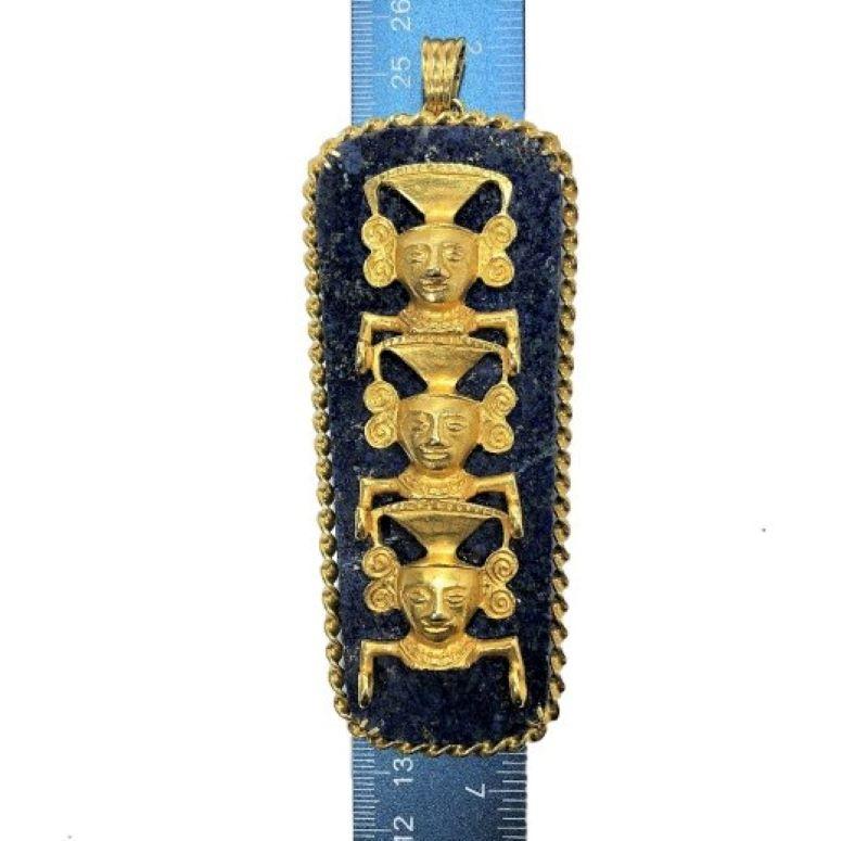 Large Scale 18K Lapis Lazuli Pendant with Mayan Totem Motif In Good Condition For Sale In Palm Beach, FL