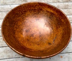 Große amerikanische Schale aus gedrechseltem Wurzelholz mit großer Farbe aus dem 18. Jahrhundert