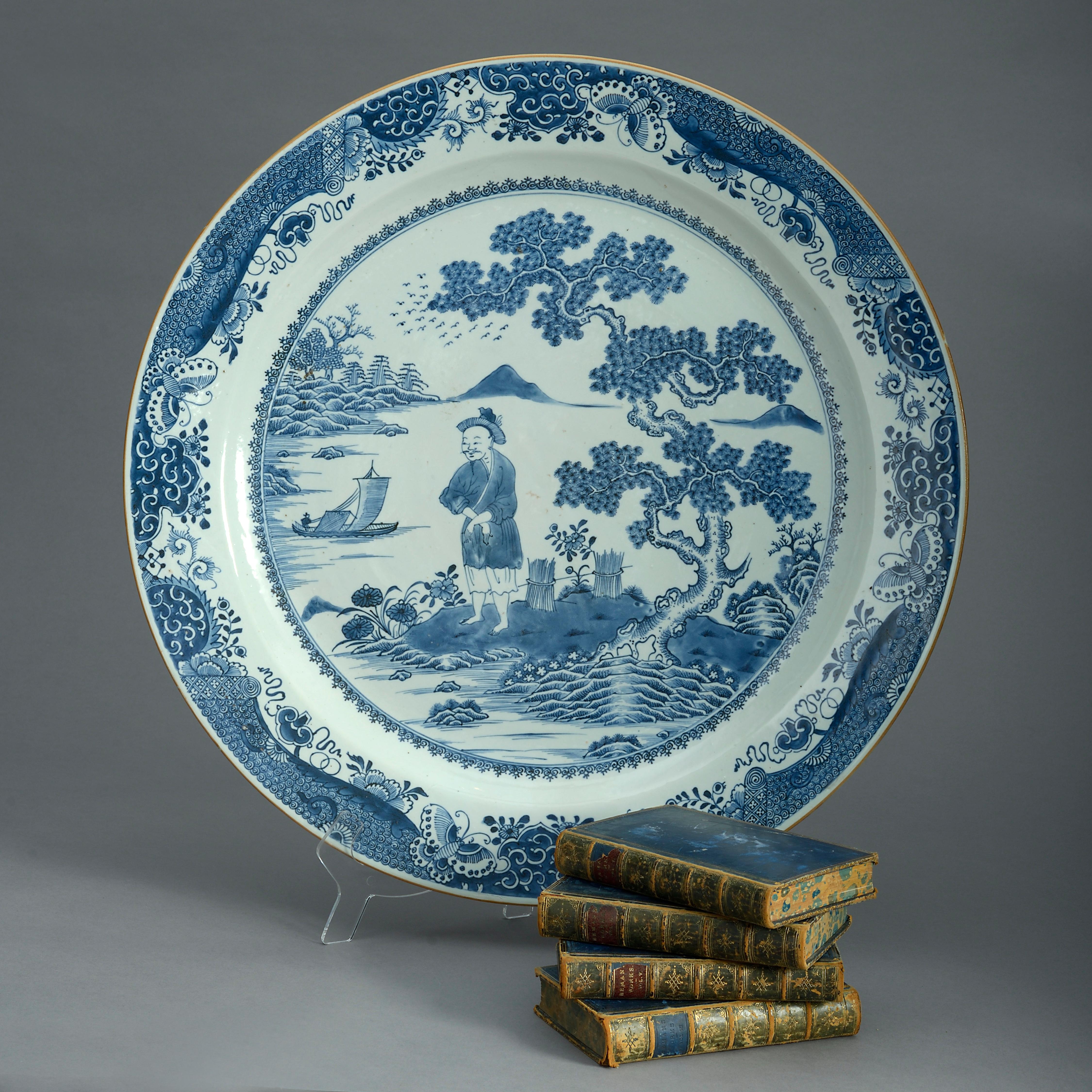 Large Scale 18th Century Chinese Export Blue & White Porcelain Charger In Good Condition In London, GB
