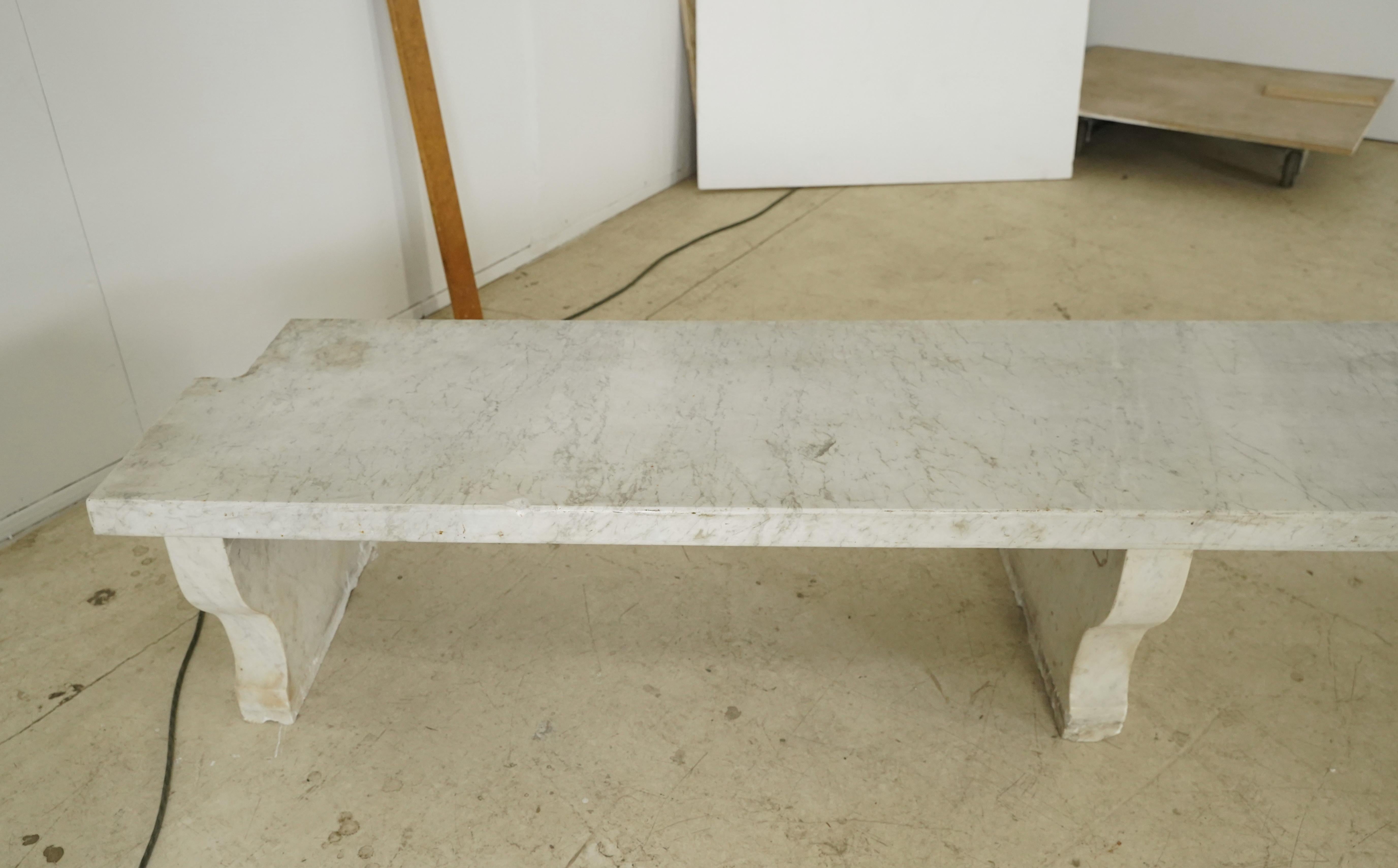 Großer Maßstab 195 in. Bank aus weißem Carrara-Marmor im Angebot 1