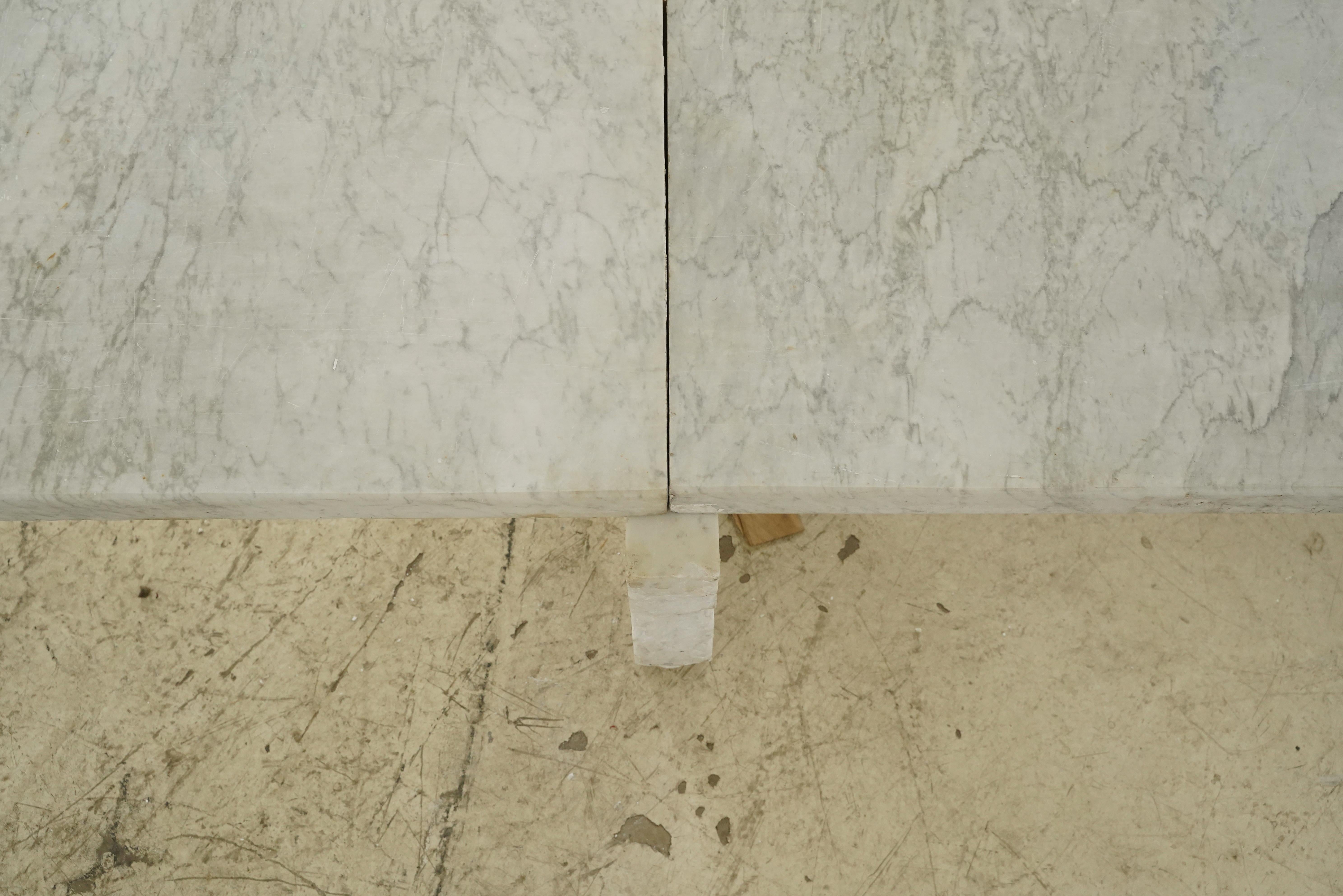 Großer Maßstab 195 in. Bank aus weißem Carrara-Marmor im Angebot 2