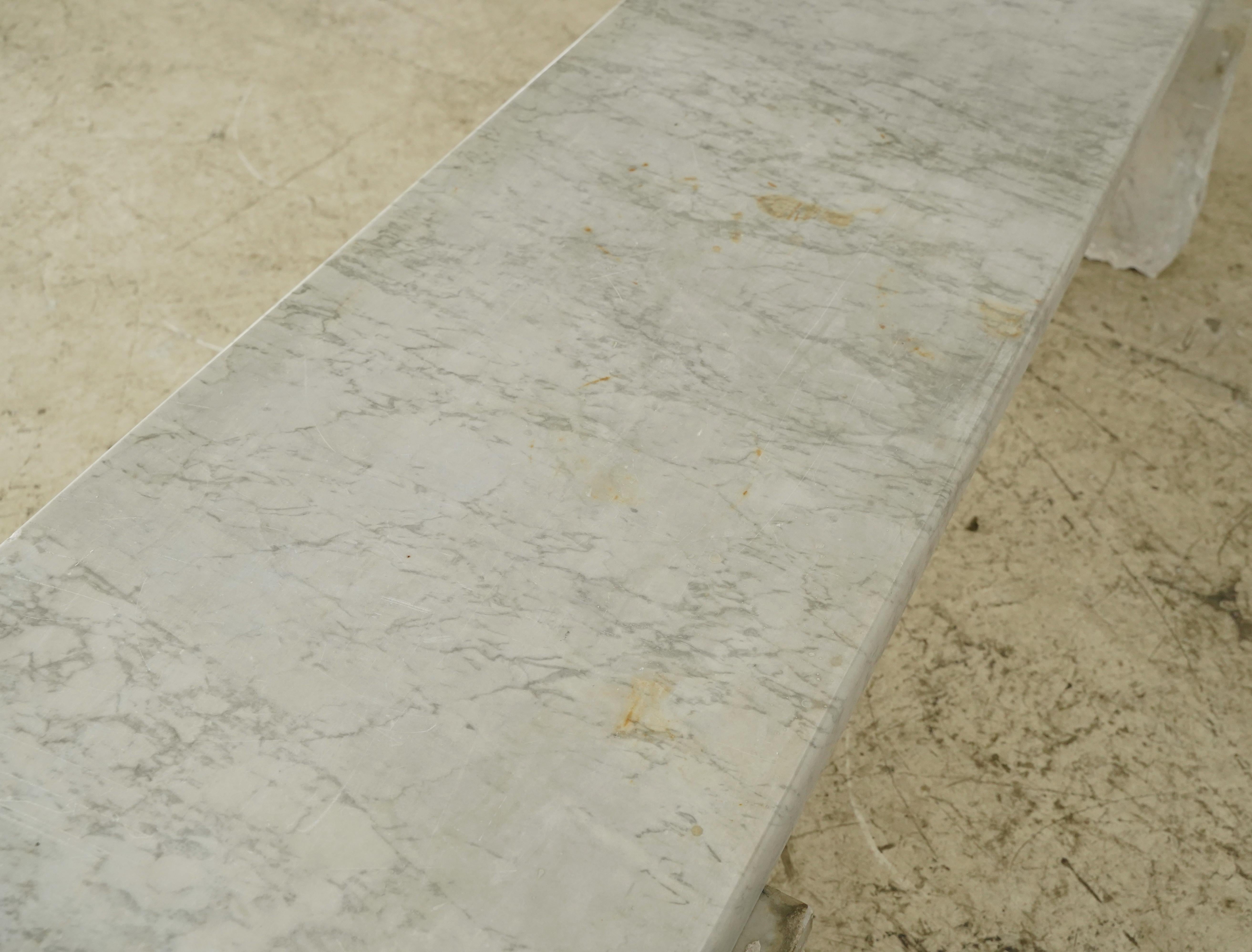 Großer Maßstab 195 in. Bank aus weißem Carrara-Marmor im Angebot 4