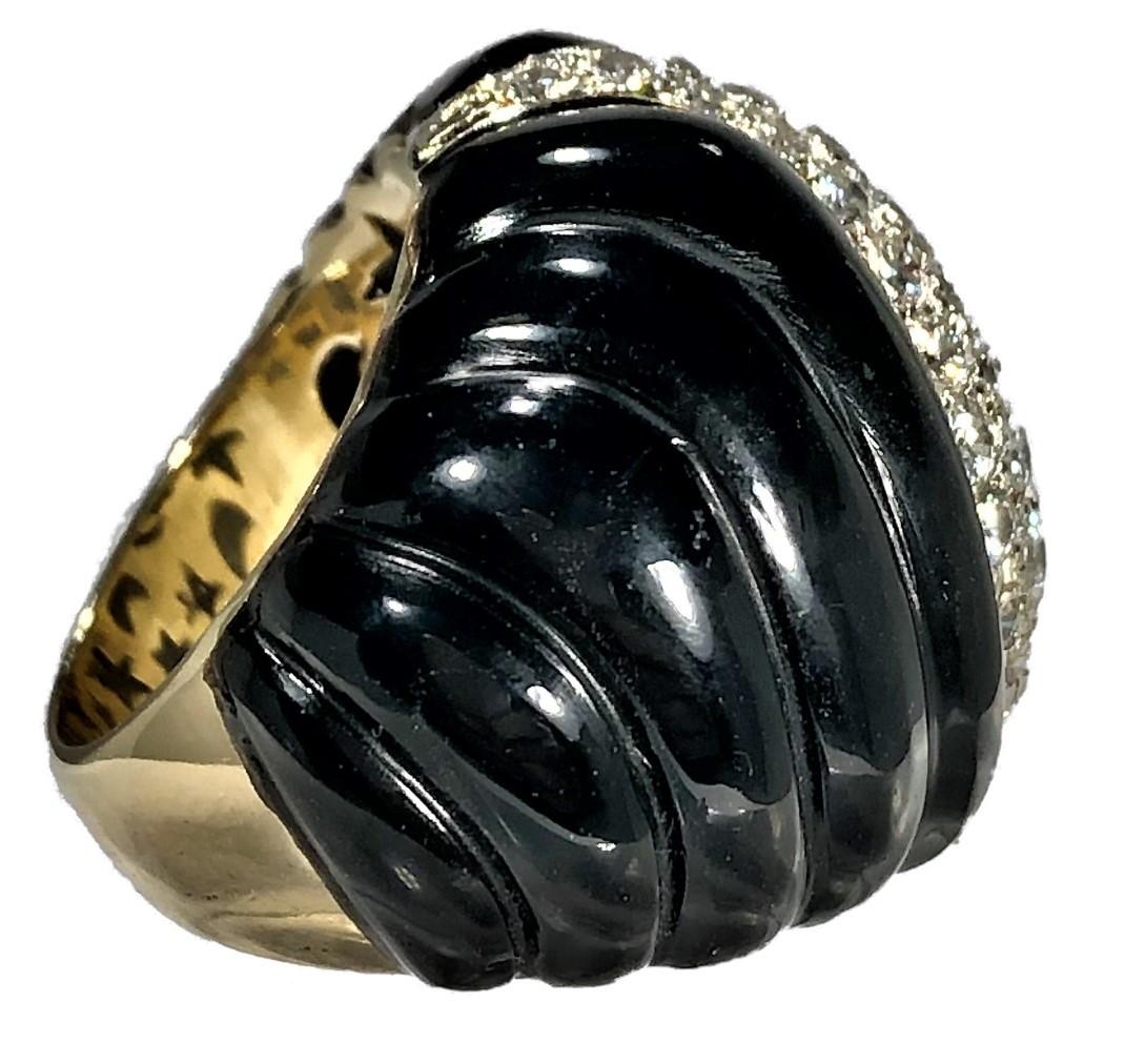 Large Scale 1970's Fluted Onyx, Gold and Diamond Cocktail Ring For Sale 1
