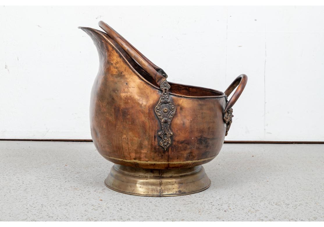 Large Scale 19th C. Copper And Brass Scuttle For Sale 2