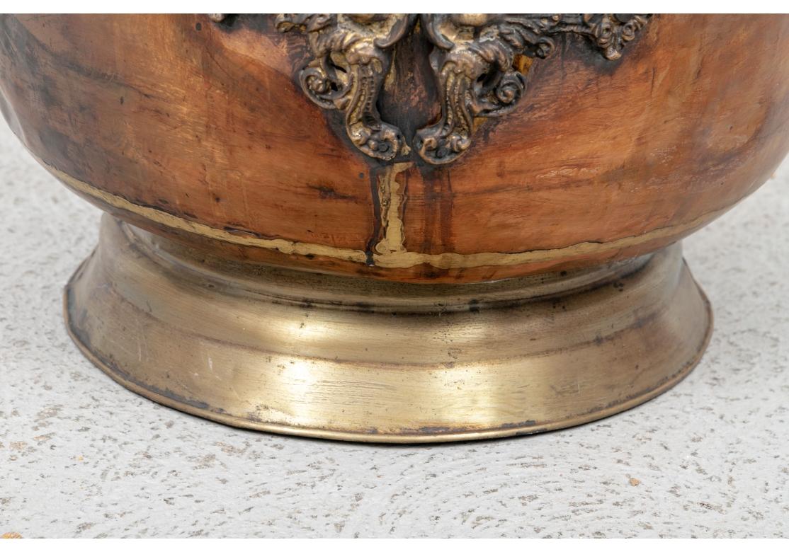 Large Scale 19th C. Copper And Brass Scuttle For Sale 3