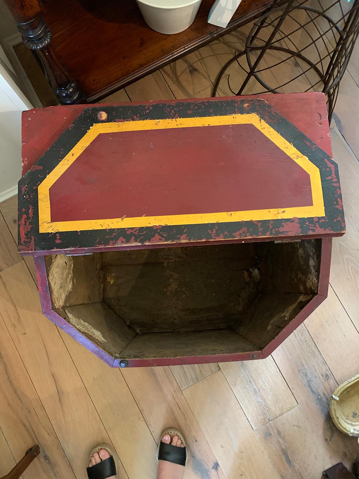 Large Scale 19th Century Chinese Red Painted Wooden Tea Box In Good Condition For Sale In Atlanta, GA
