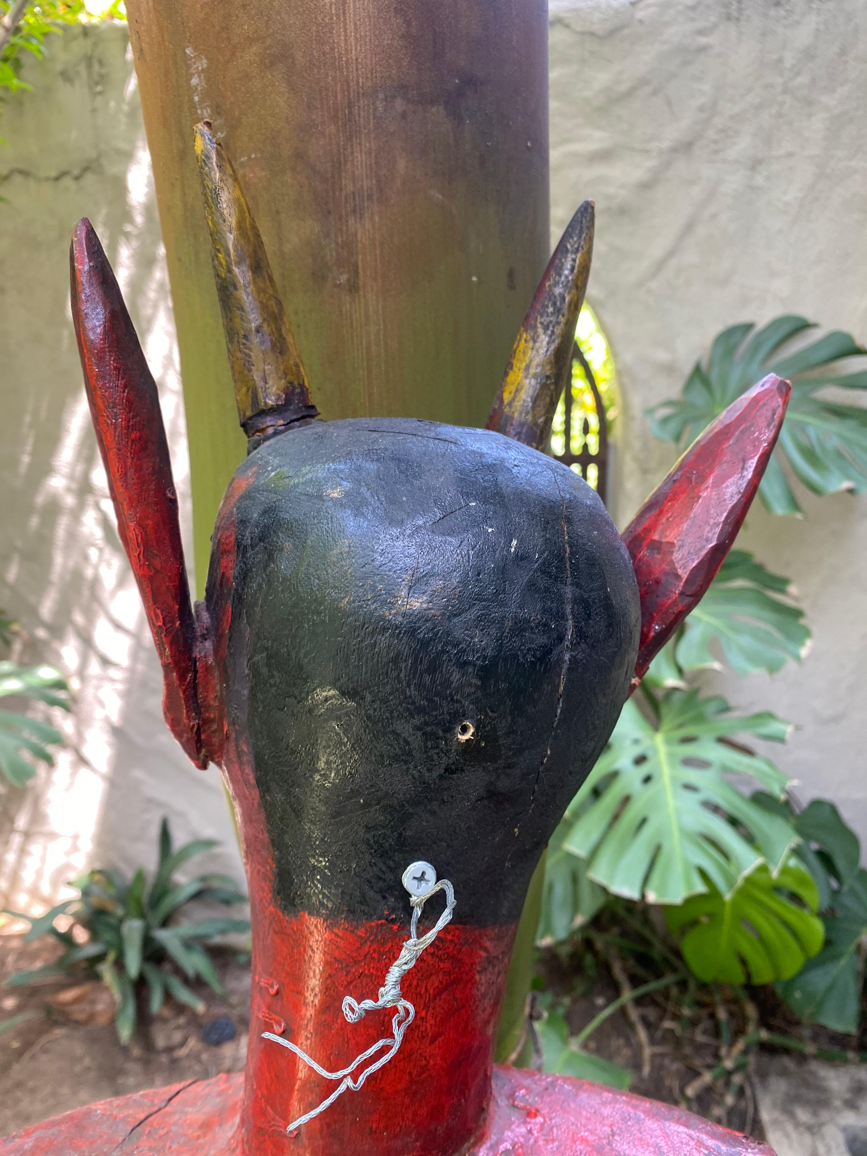 Diablo (figure de satyre) en bois sculpté guatémaltèque du XIXe siècle de grande taille en vente 4