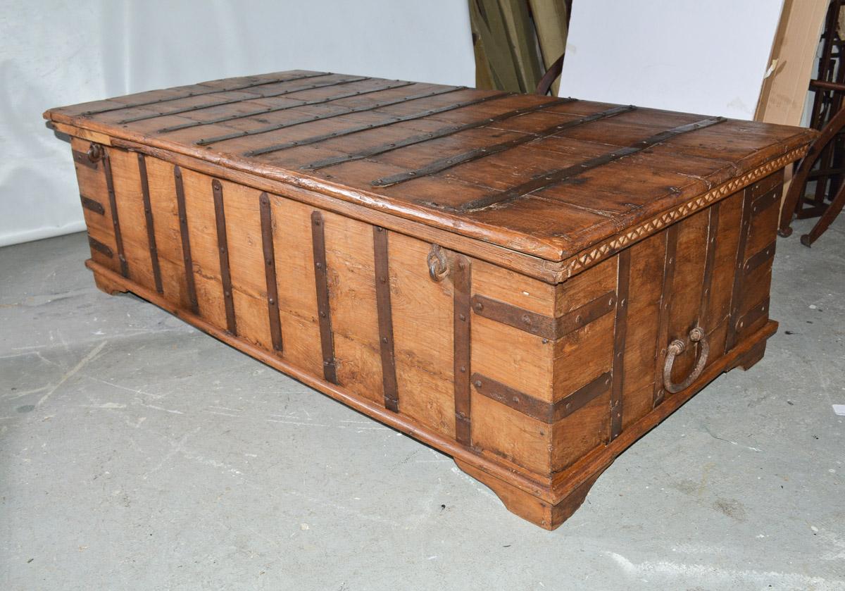 Large Scale Anglo-Indian Trunk Coffee Table 4