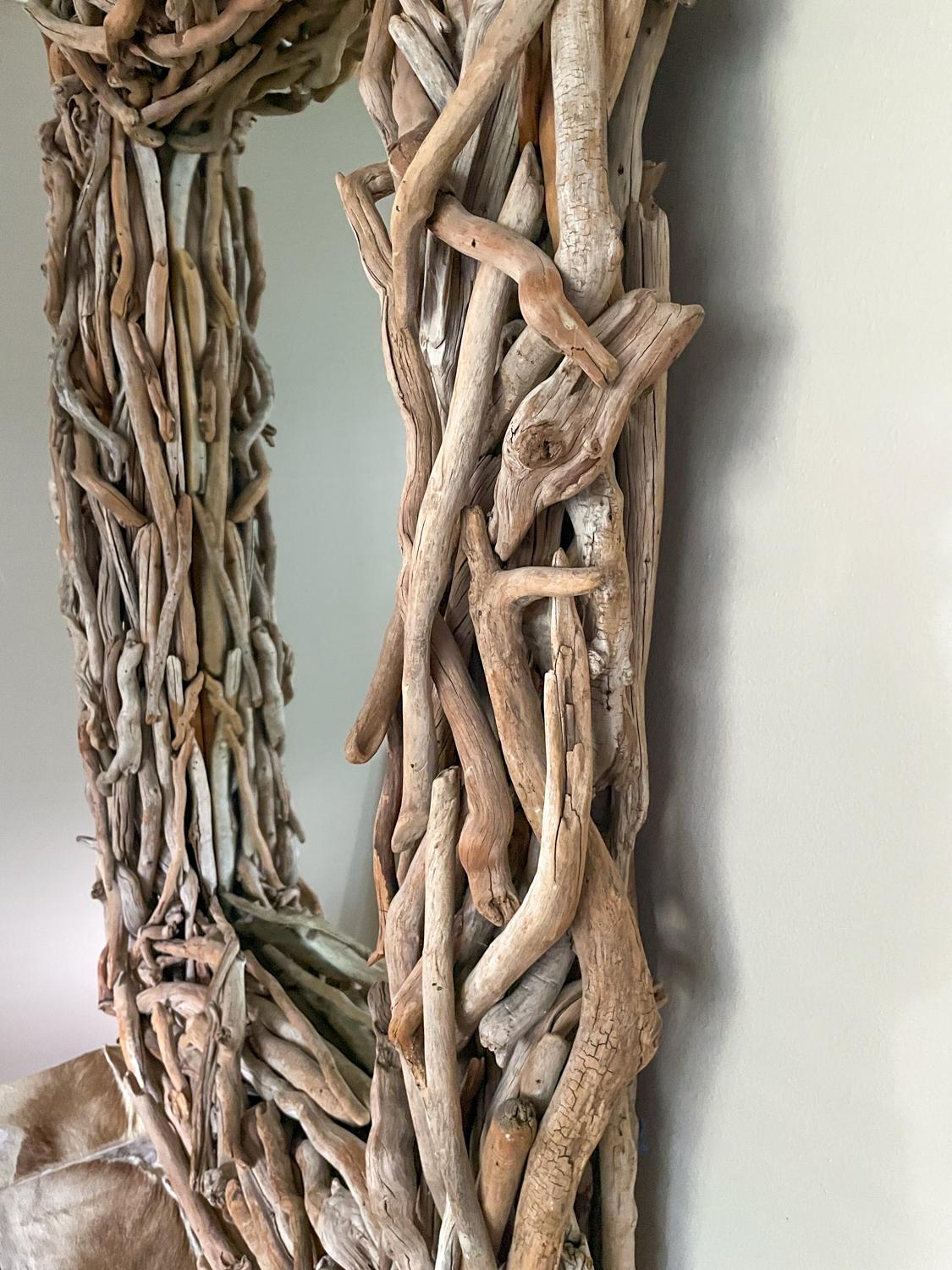 XXI secolo e contemporaneo Specchio artigianale in legno driftwood di grandi dimensioni