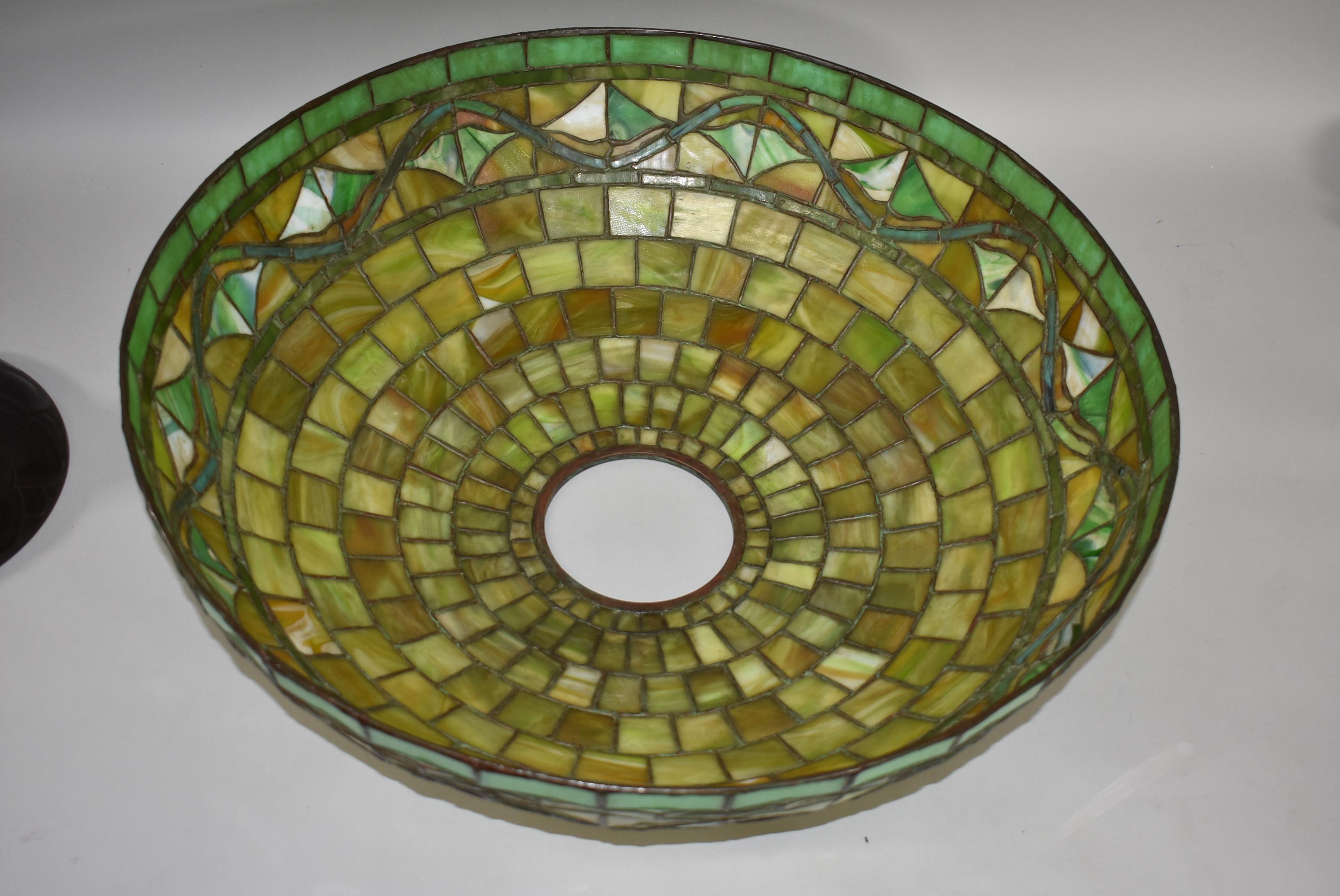 Large Scale Arts & Crafts Handel Leaded Glass Lamp with Shade In Excellent Condition In Toledo, OH