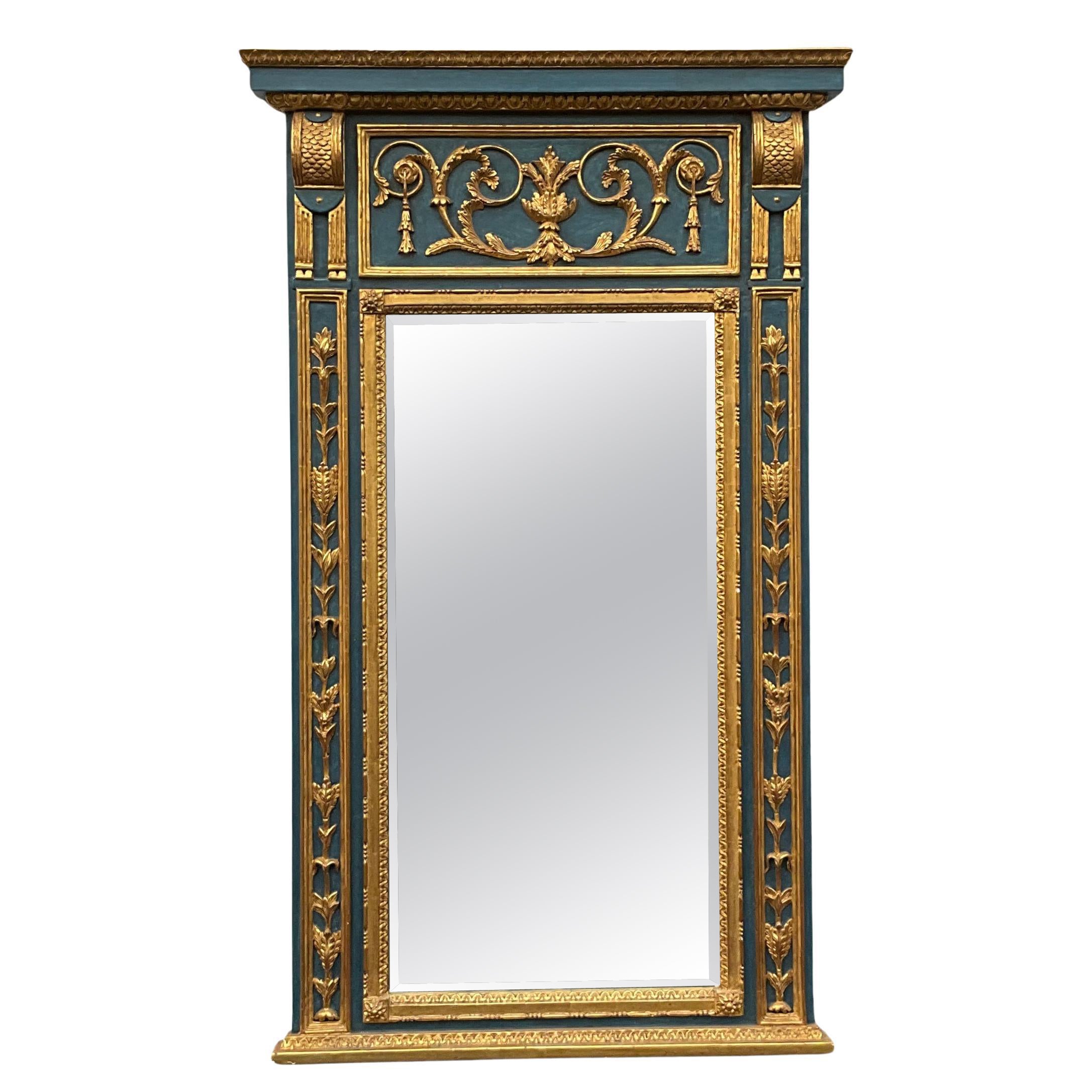 Grand miroir mural italien de style néoclassique en bois doré sculpté et peint en bleu