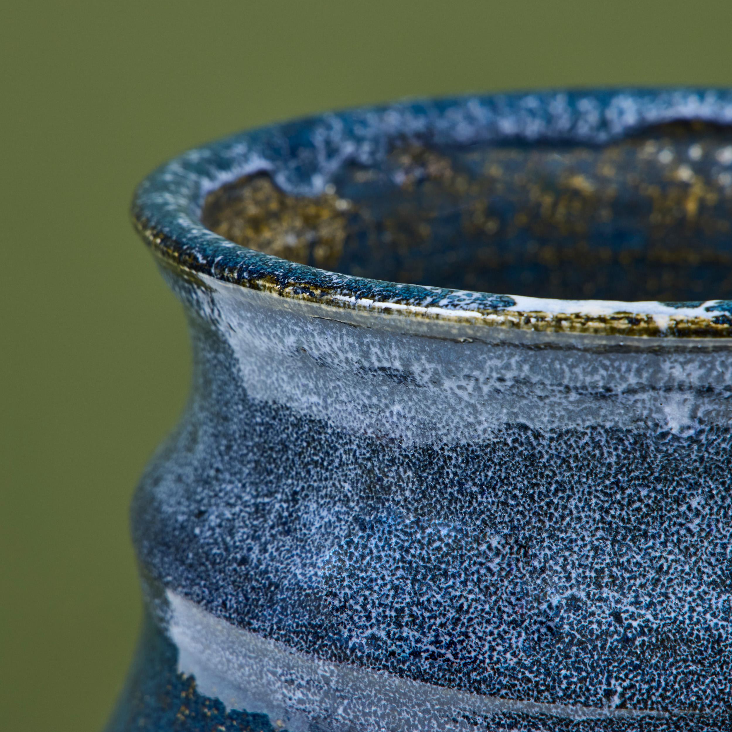 Große blaue Studio-Keramikvase im Angebot 3