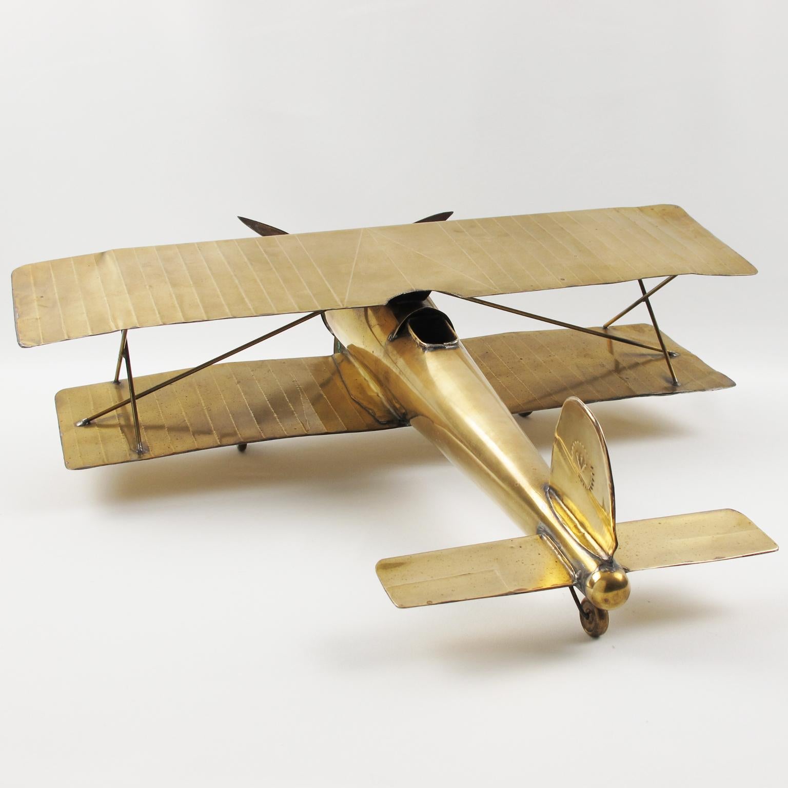 Laiton Maquette de biplan en laiton de la Première Guerre mondiale Modèle réduit d'aviation en vente