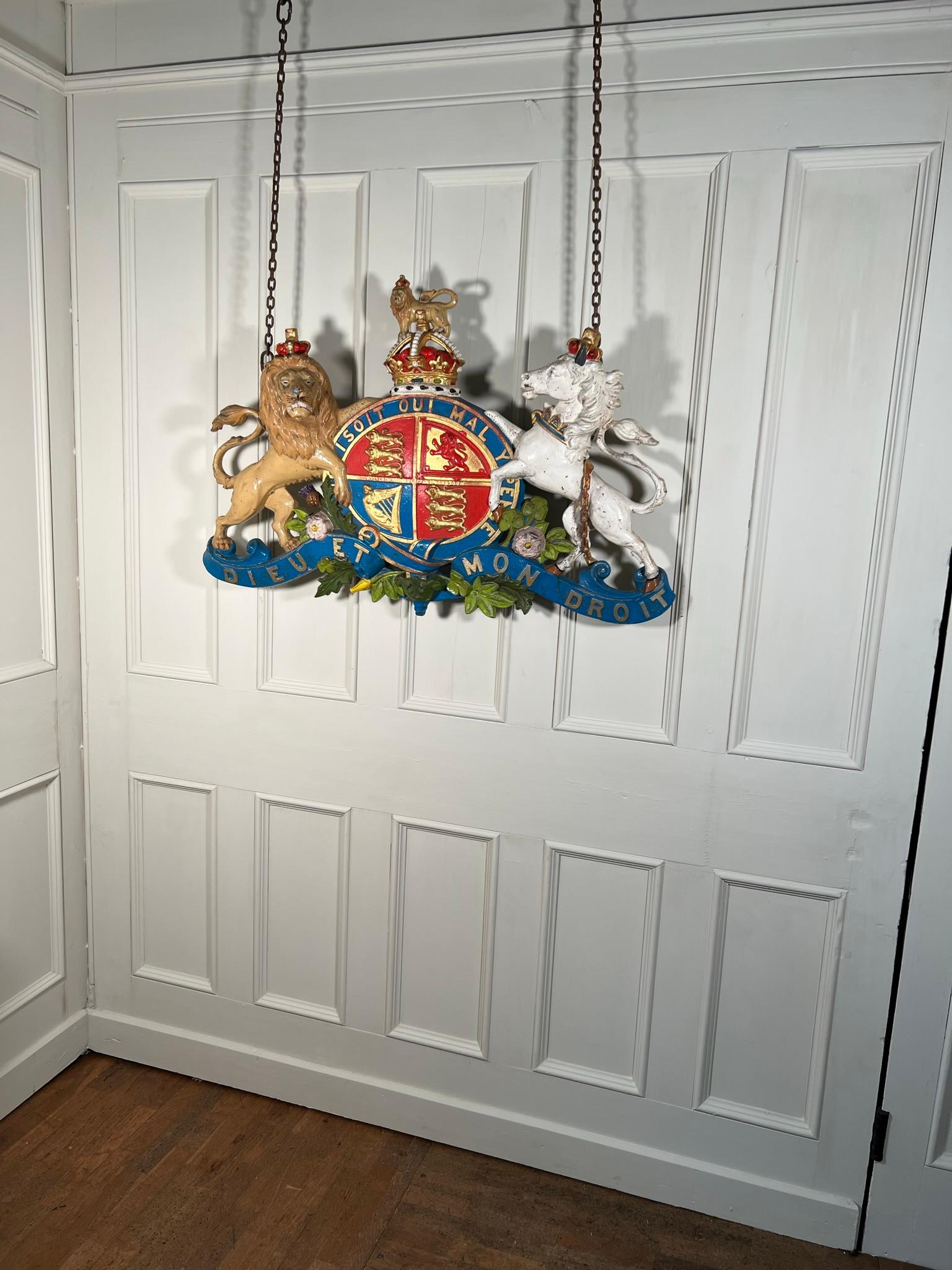 Large Scale Cast Iron Royal Coat of Arms In Good Condition For Sale In Warrington, GB