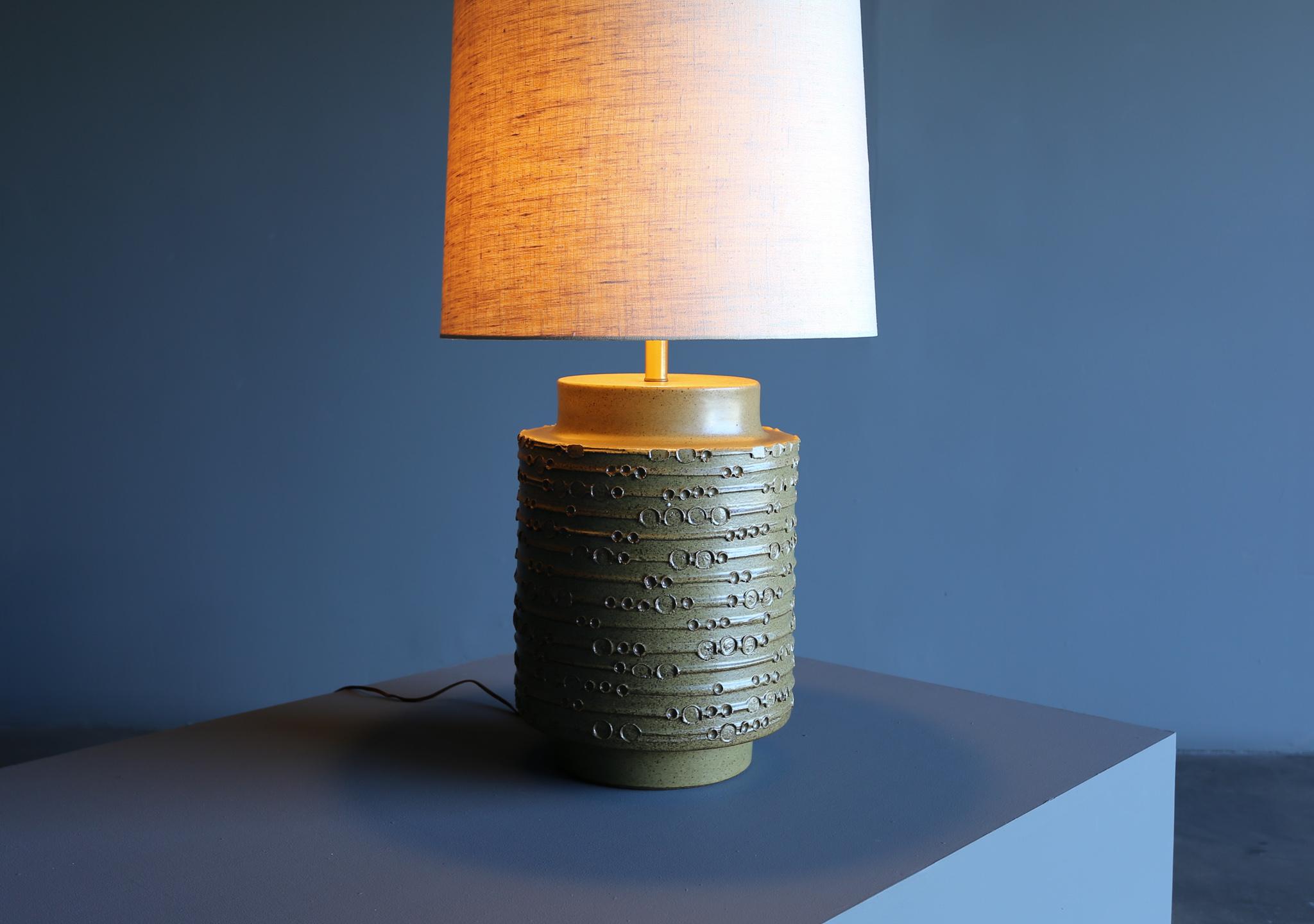 Grande lampe en céramique verte de David Cressey, vers 1970 en vente 3