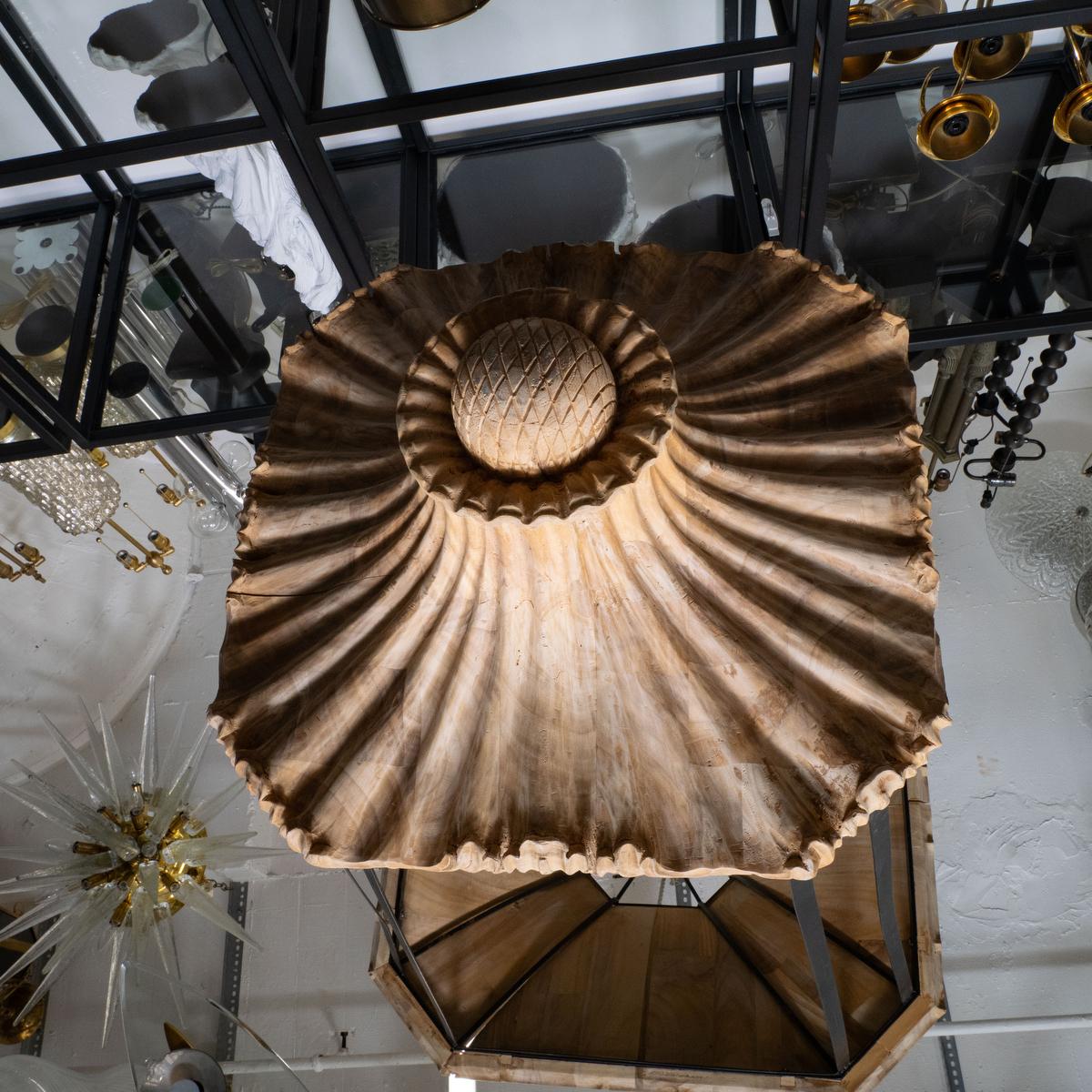 Plafonnier décoratif en bois et fer sculpté à grande échelle en vente 3