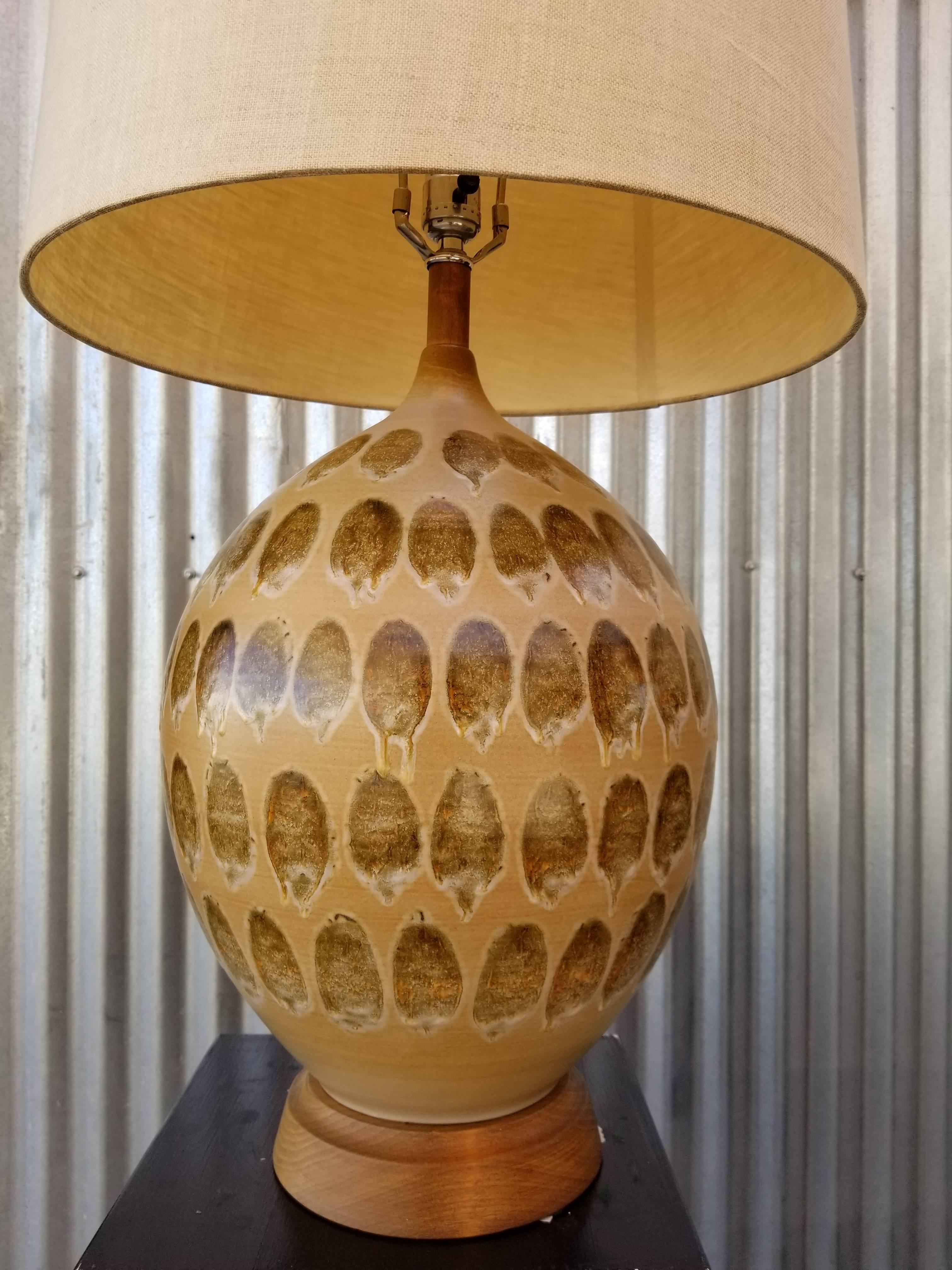 Large-Scale Drip Glaze Ceramic Table Lamp In Excellent Condition In Fulton, CA
