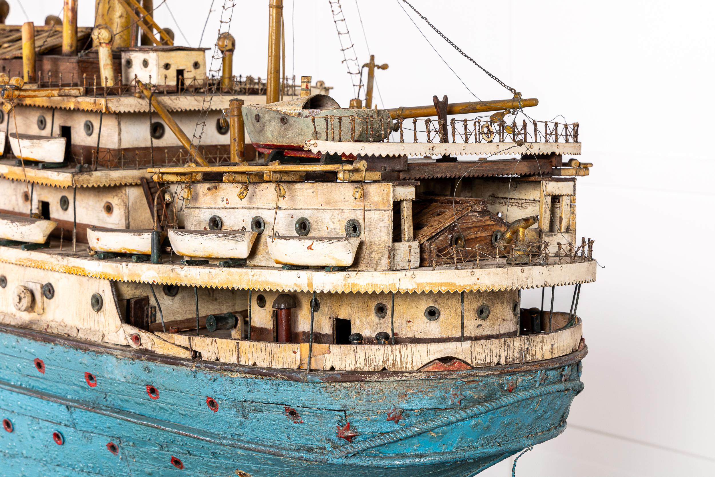 Modèle de bateau à vapeur de Sant'Antonio du début du 20e siècle Excellent état - En vente à Gloucestershire, GB