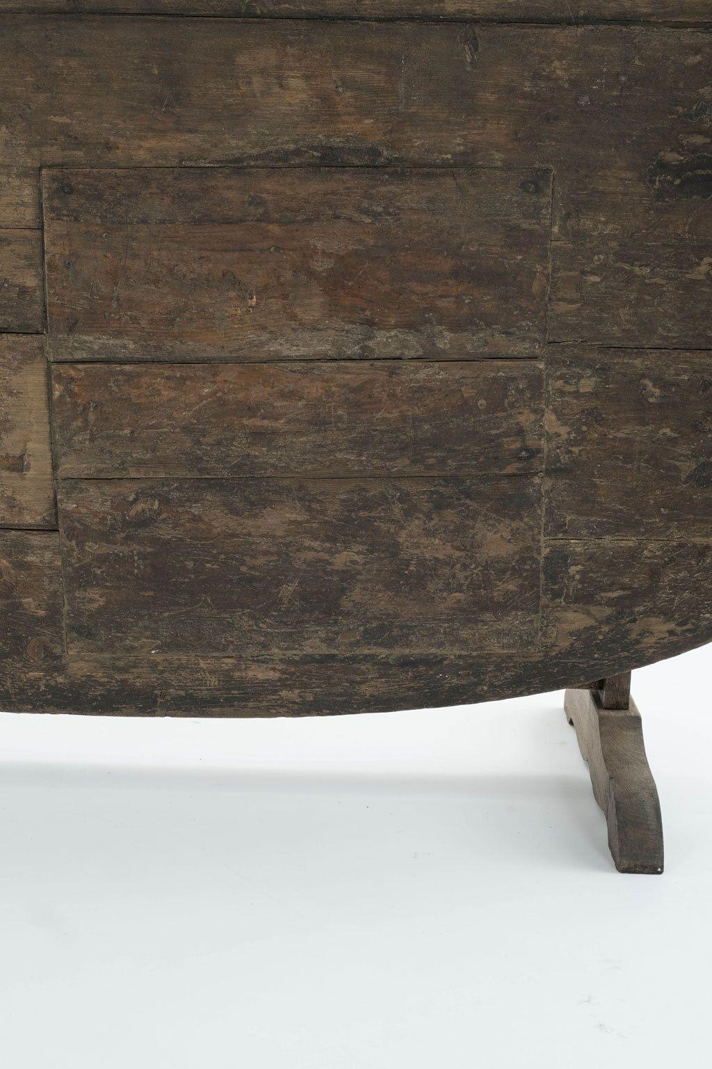 Large-Scale Early Oval-Shape Dining Table 4