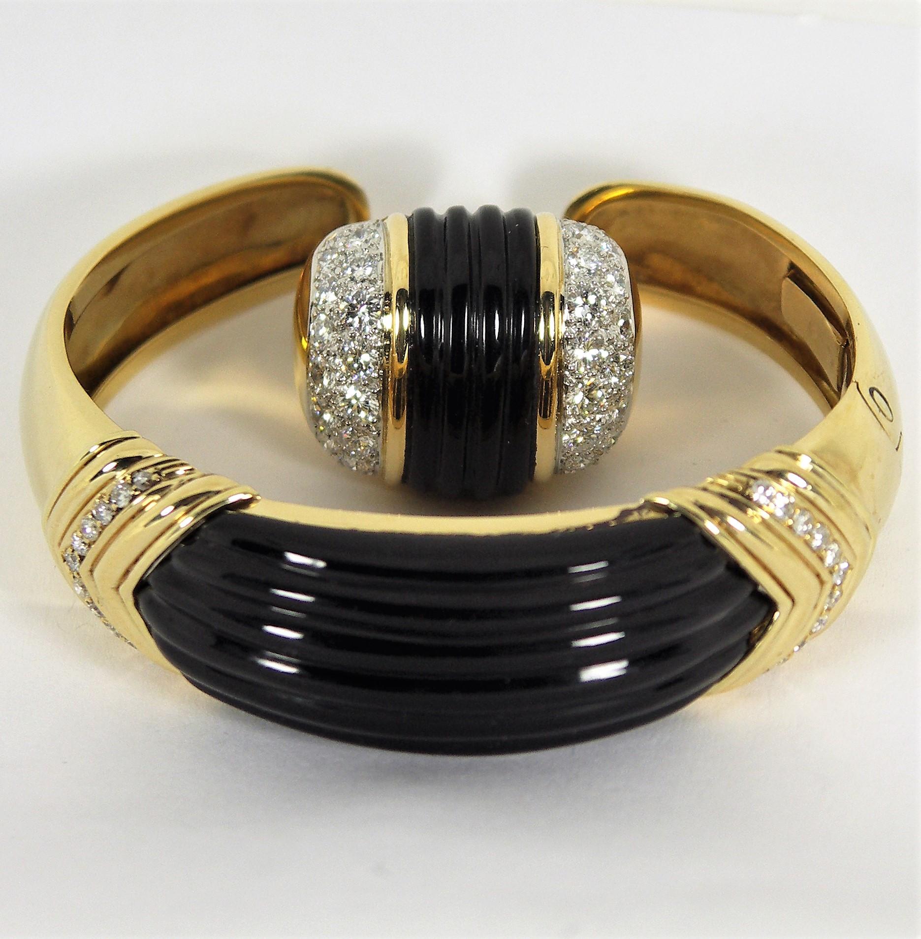 Large Scale Fluted Onyx, Gold and Diamond Statement Ring 5