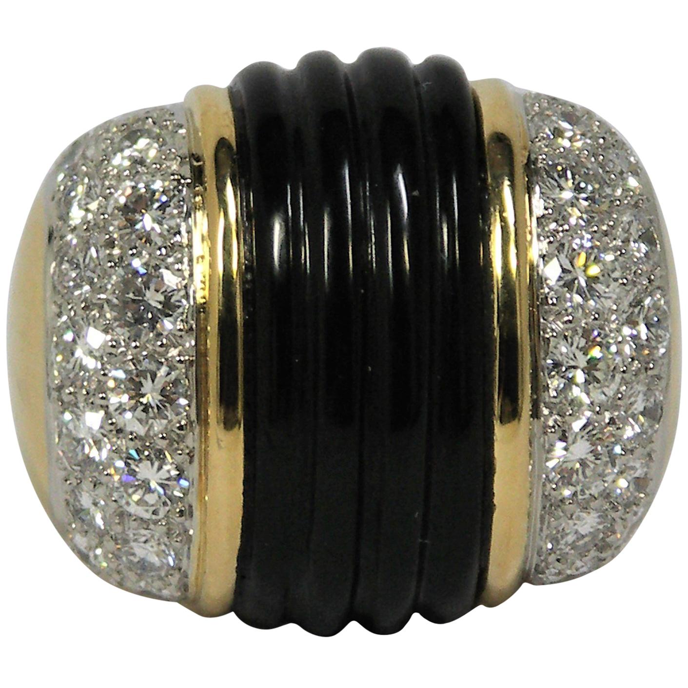 Large Scale Fluted Onyx, Gold and Diamond Statement Ring