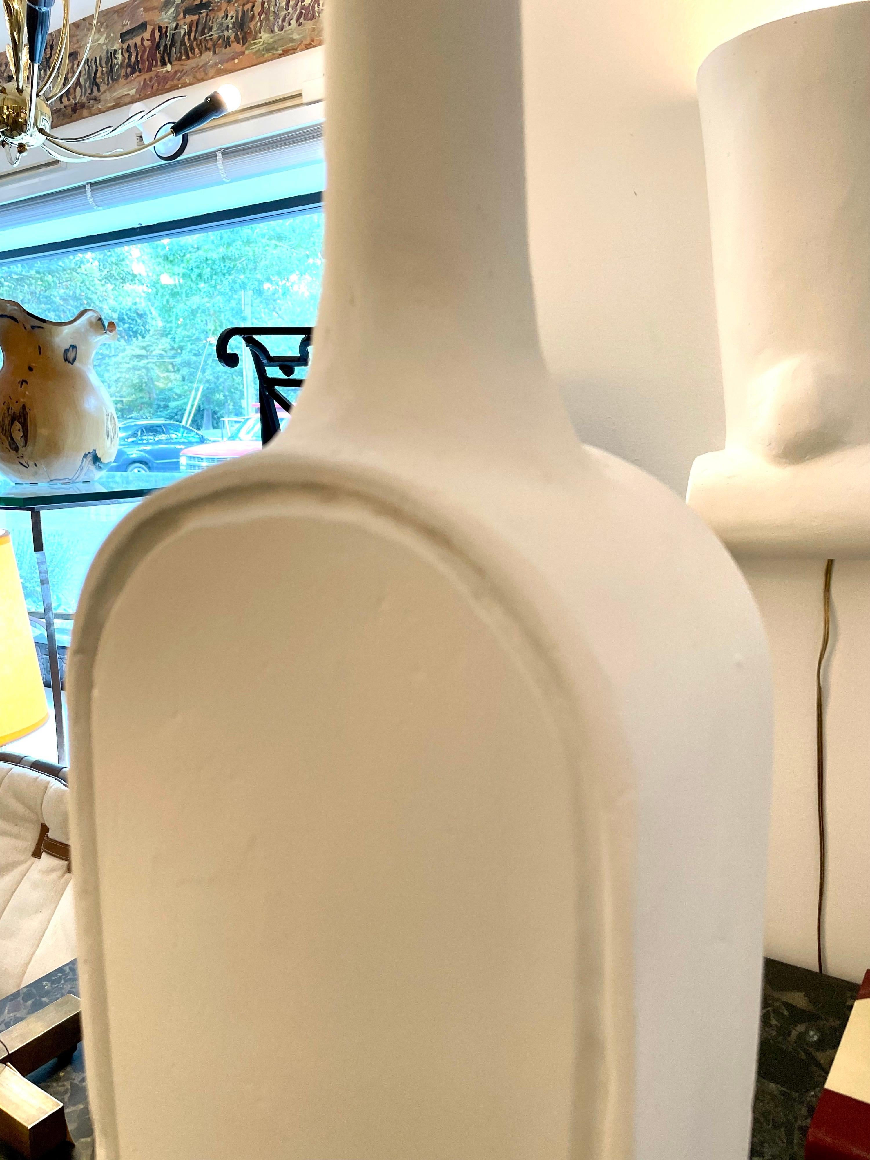 Moulé Paire de grandes lampes en plâtre de style Gambone à grande échelle en vente
