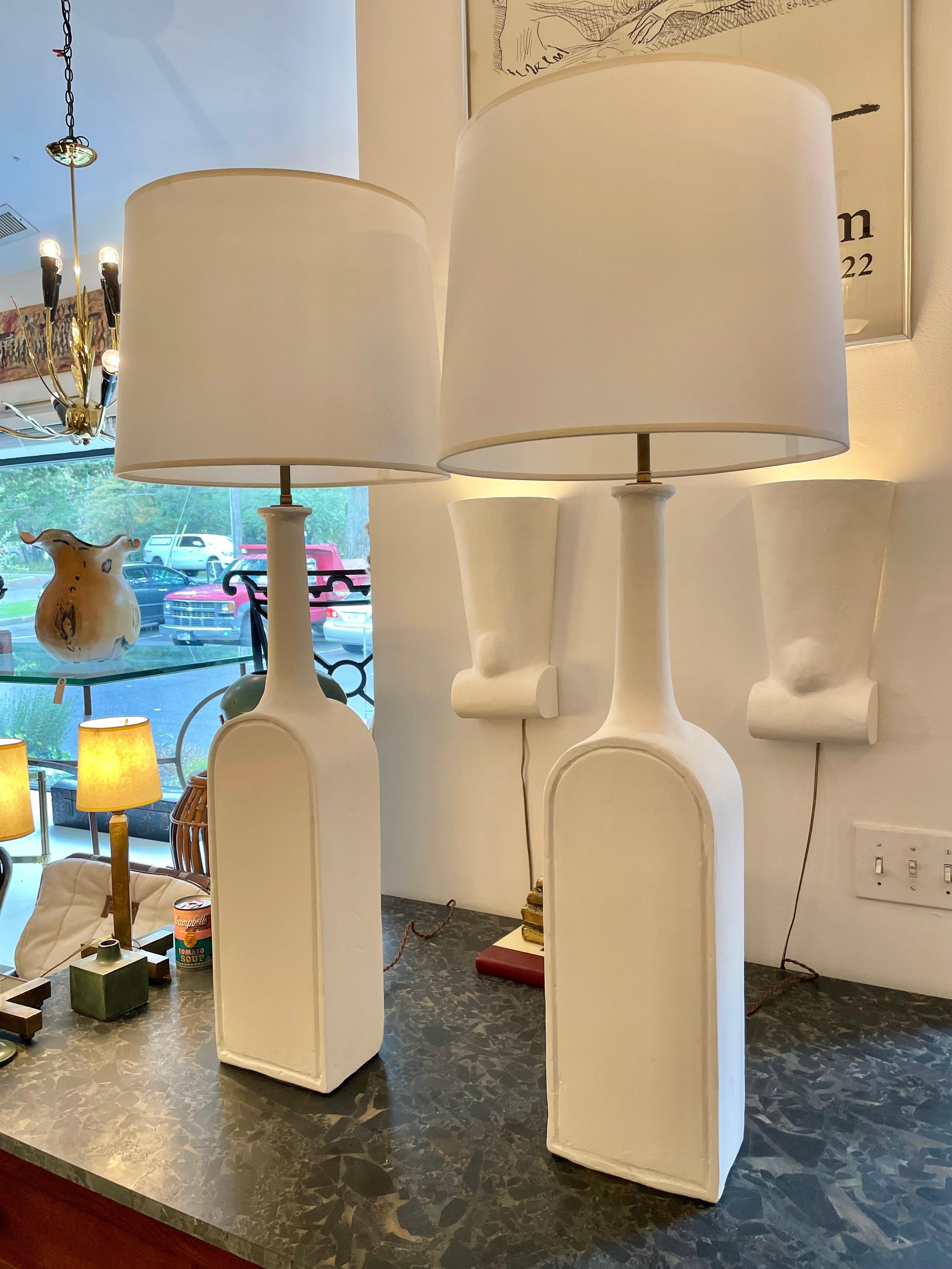 XXIe siècle et contemporain Paire de grandes lampes en plâtre de style Gambone à grande échelle en vente