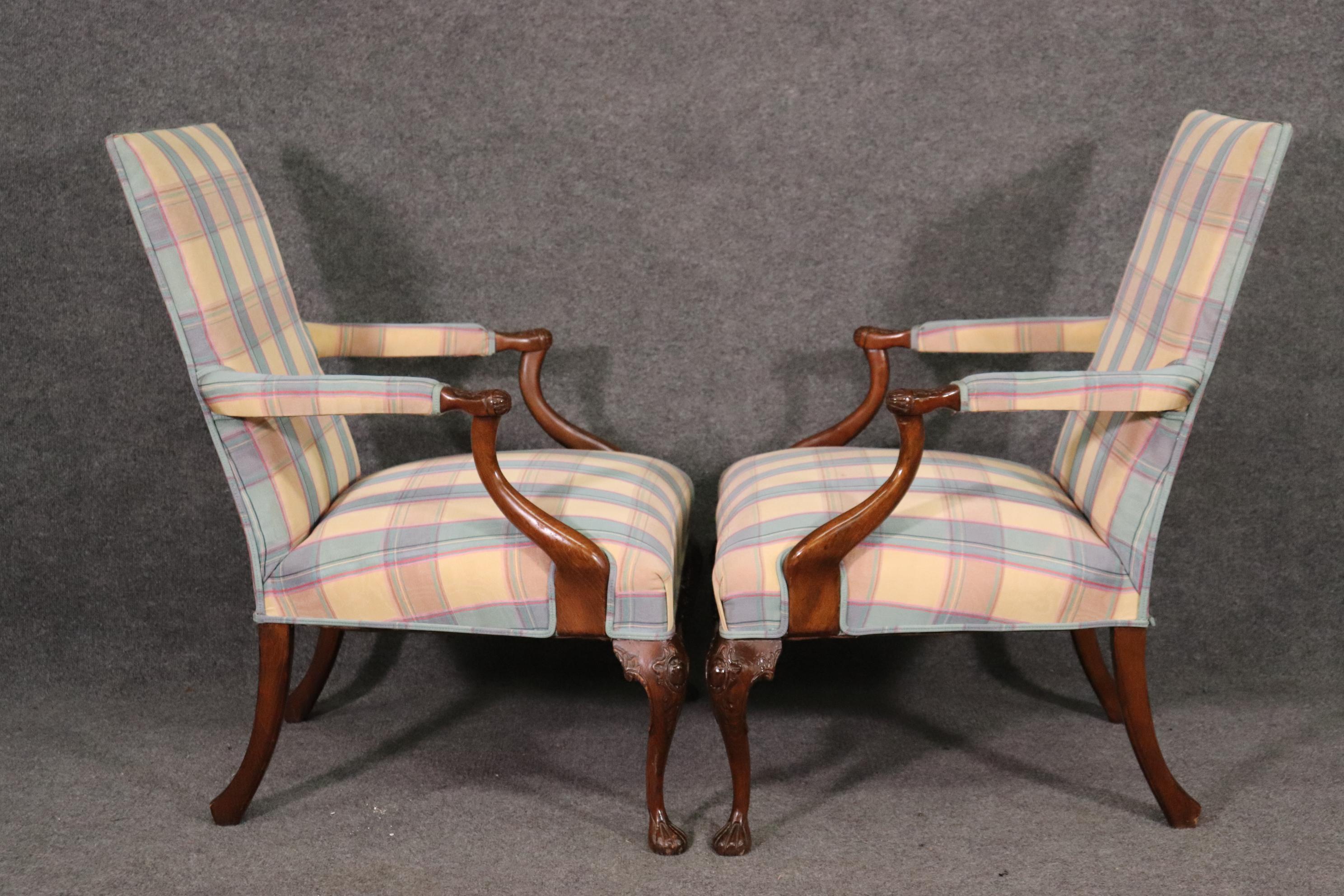 European Large Scale Georgian Carved Mahogany Armchairs Lounge Chairs  For Sale