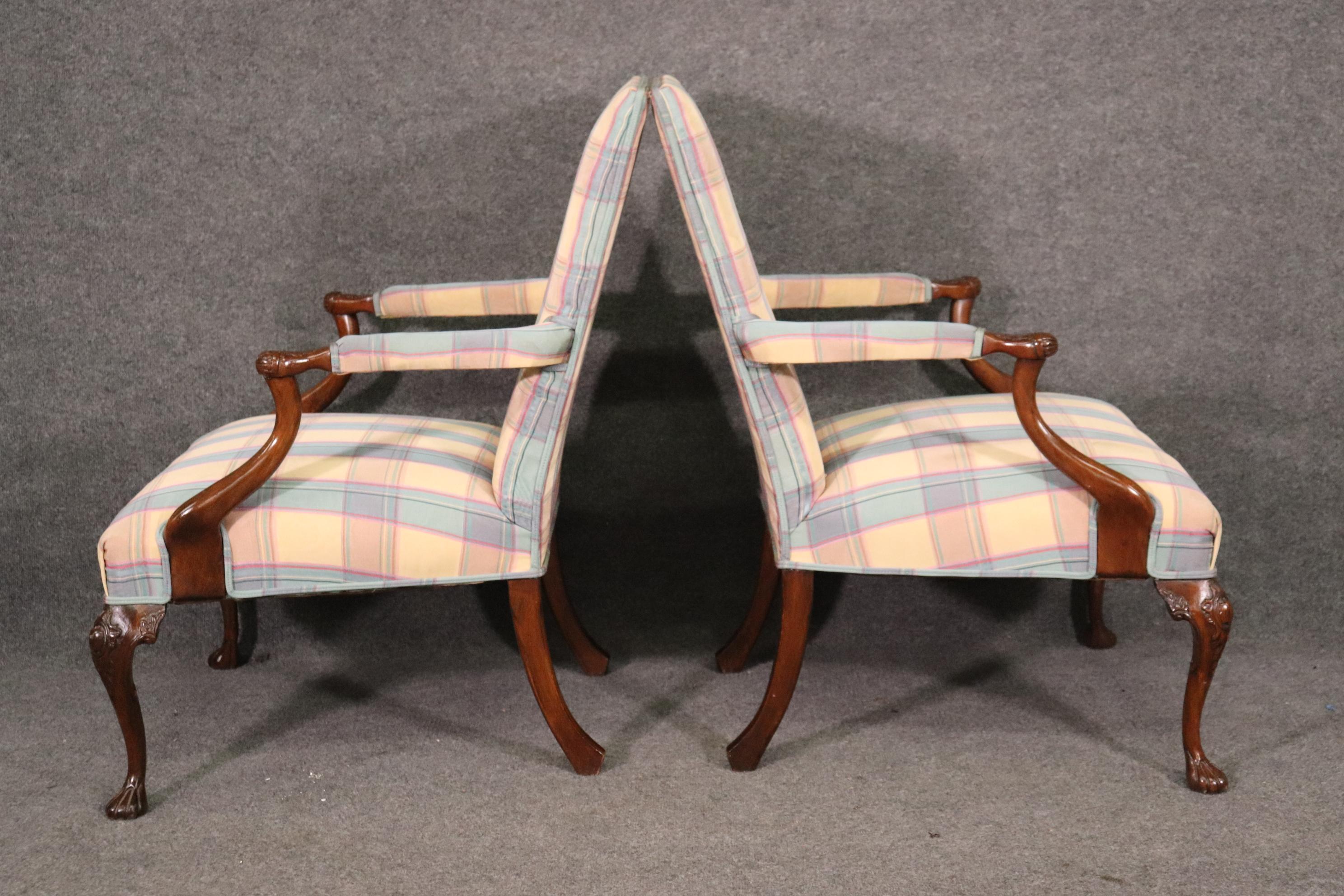 Late 20th Century Large Scale Georgian Carved Mahogany Armchairs Lounge Chairs  For Sale