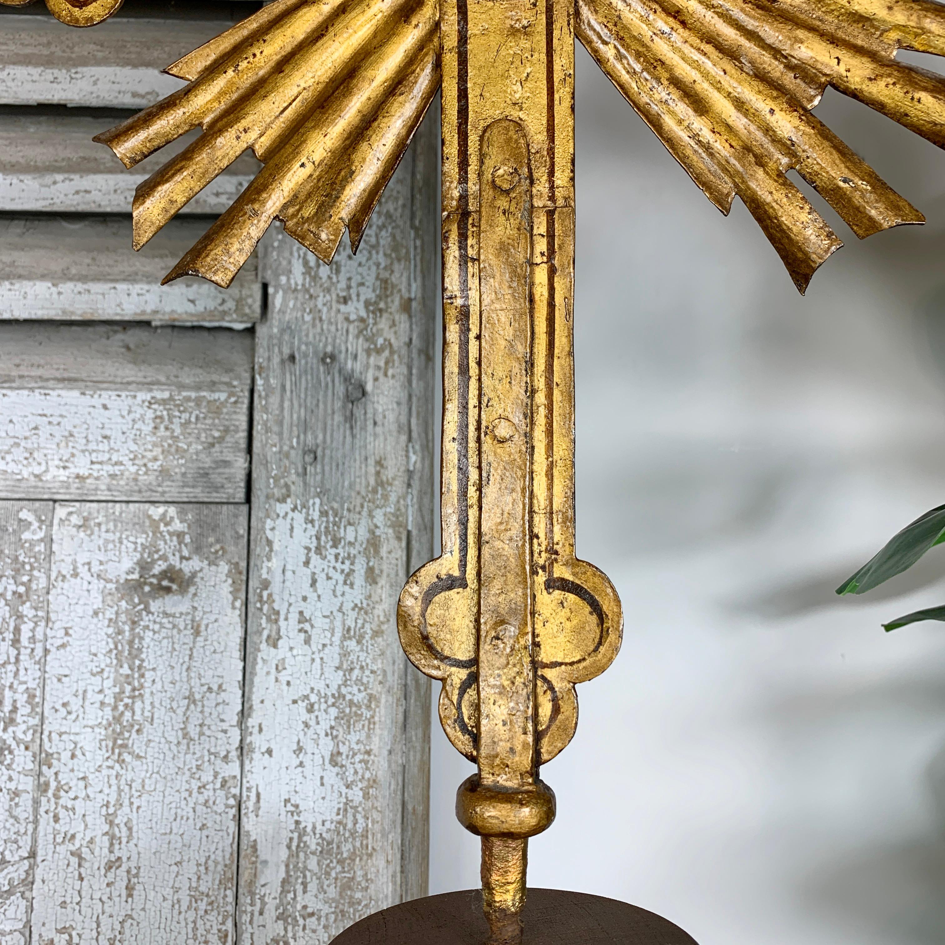 Large Scale Gilt Iron 18th Century Baroque Processional Cross In Good Condition In Hastings, GB