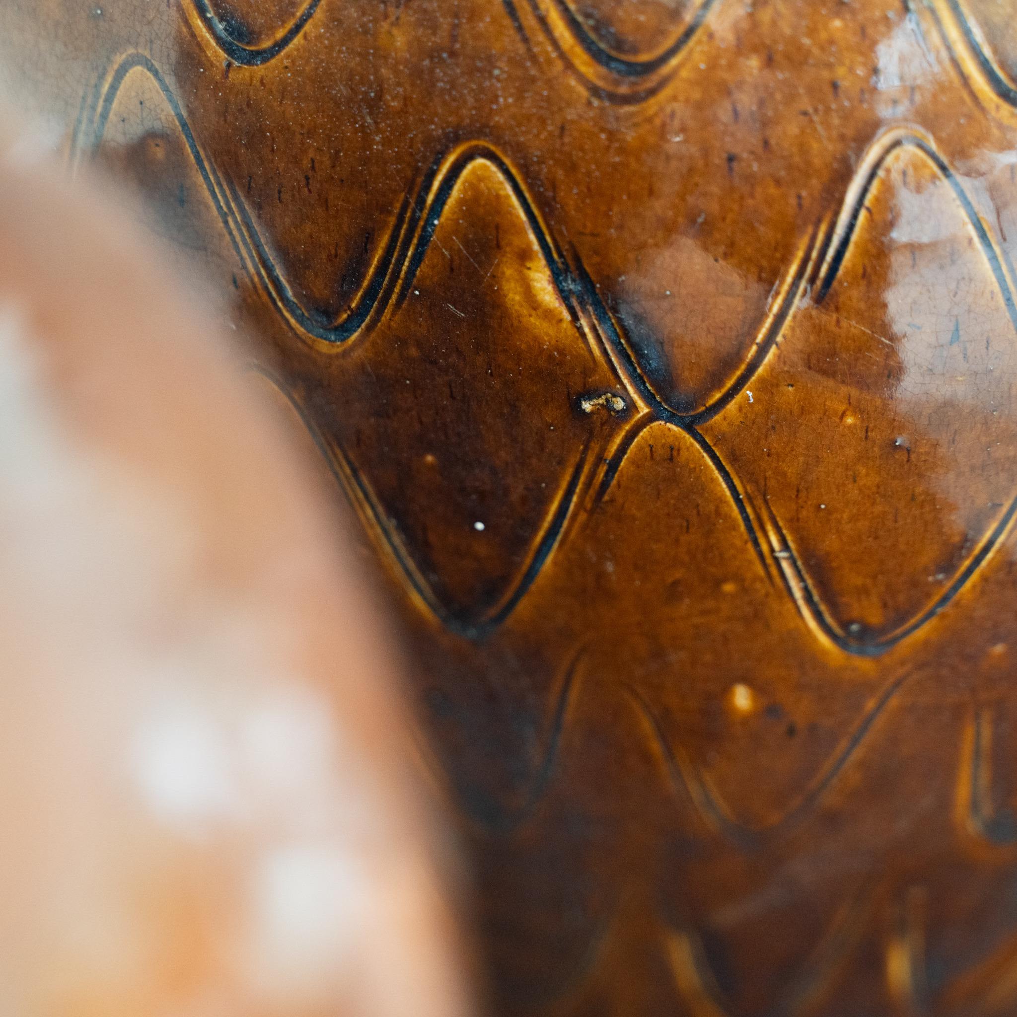 Large Scale Glazed Earthenware Lamps Country House In condizioni buone in vendita a Southampton, GB
