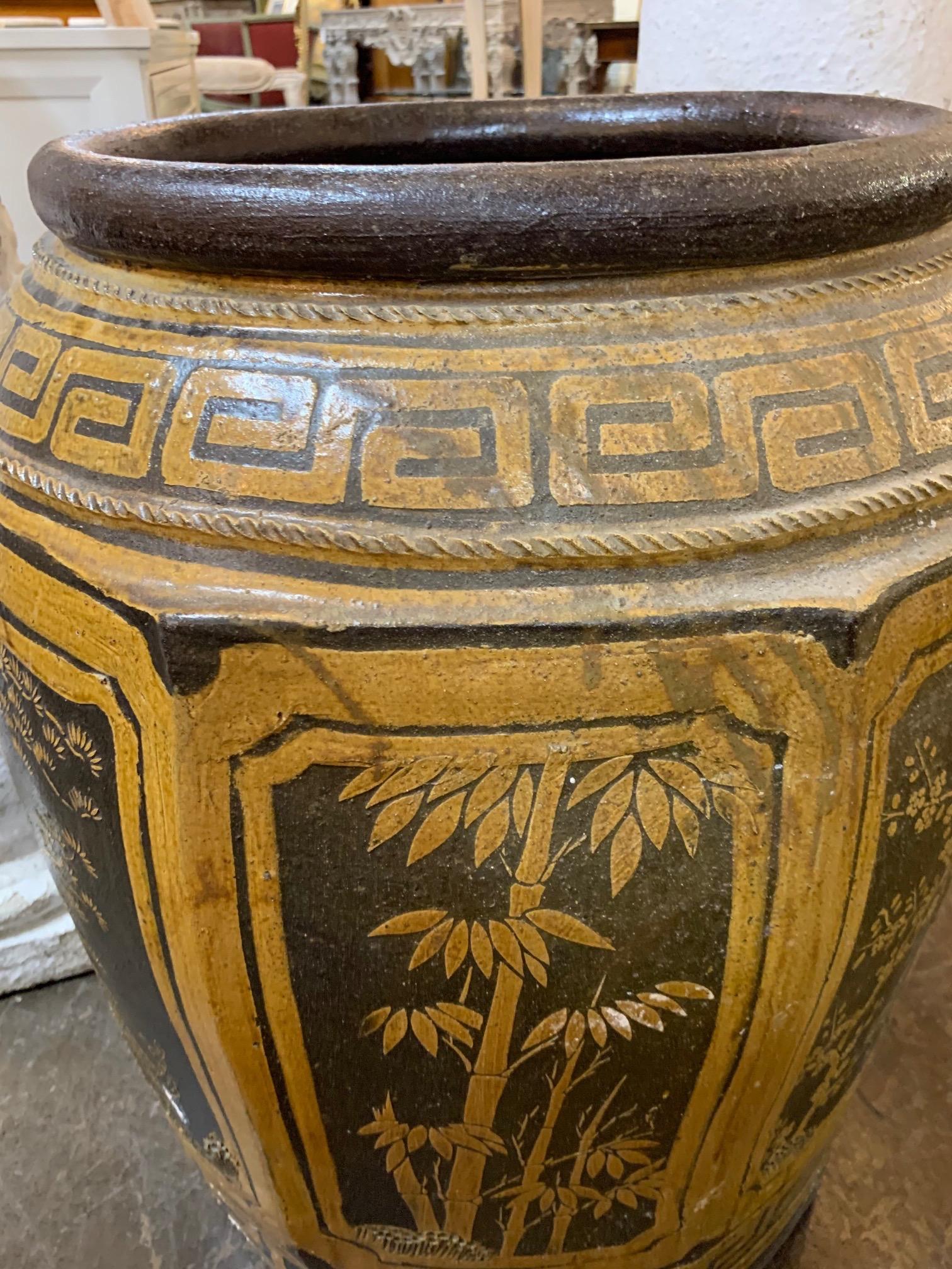 Large Scale Glazed Oriental Urn In Good Condition For Sale In Dallas, TX