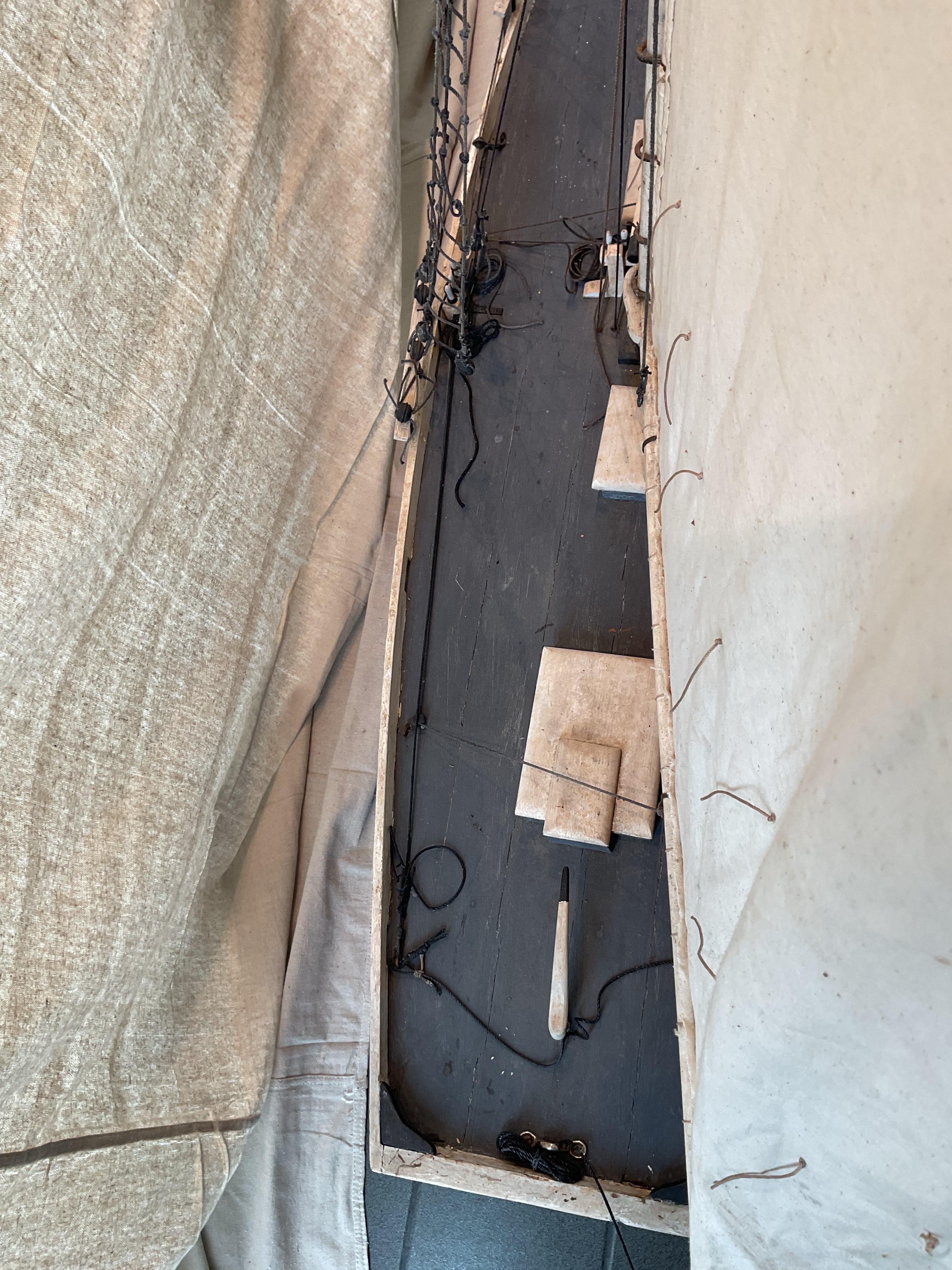 Modèle Schooner de Gloucester à grande échelle en vente 1