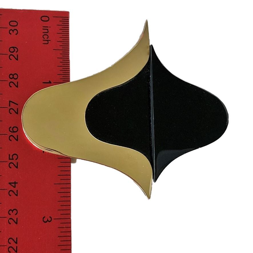 Large Scale Gold and Onyx Modernist Brooch In Good Condition For Sale In Palm Beach, FL