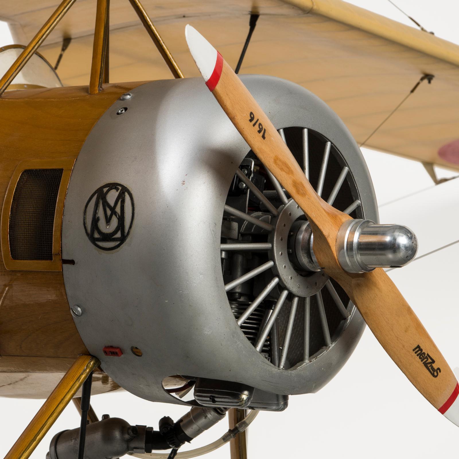 Großformatiges handgefertigtes Flugzeug- Aviation-Modell aus dem Ersten Weltkrieg (Handgefertigt) im Angebot