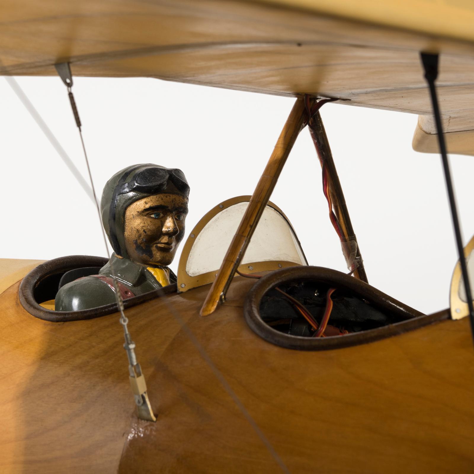 Maquette d'avion de la Première Guerre mondiale à grande échelle, réalisée à la main Bon état - En vente à AMSTERDAM, NH