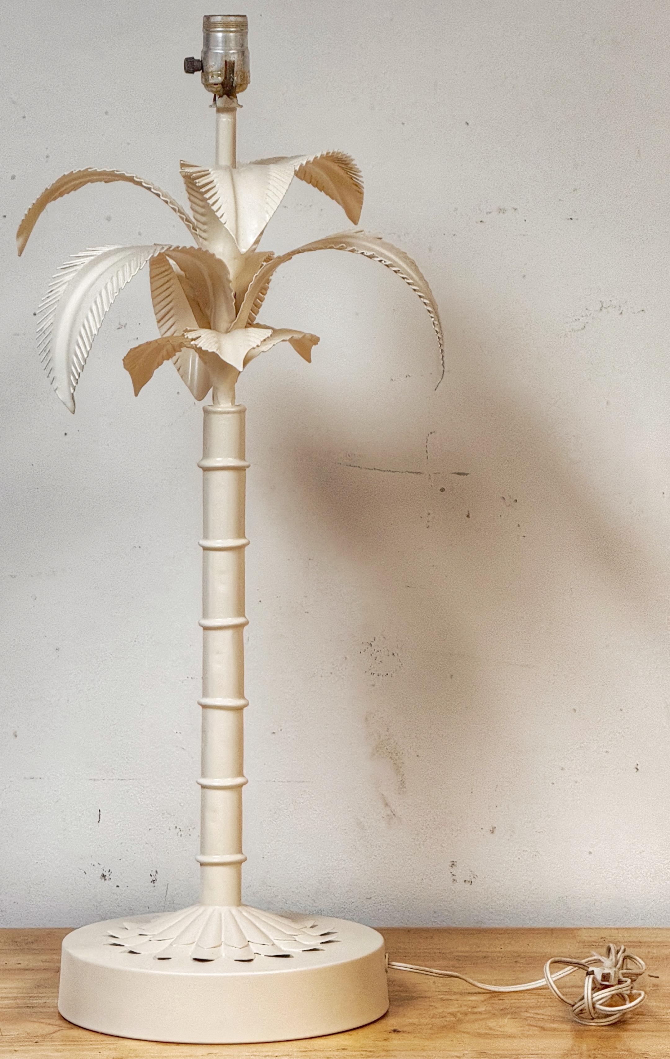 Large Scale Hollywood Recency White Lacquered Tole Palm Tree Lamp For Sale 1