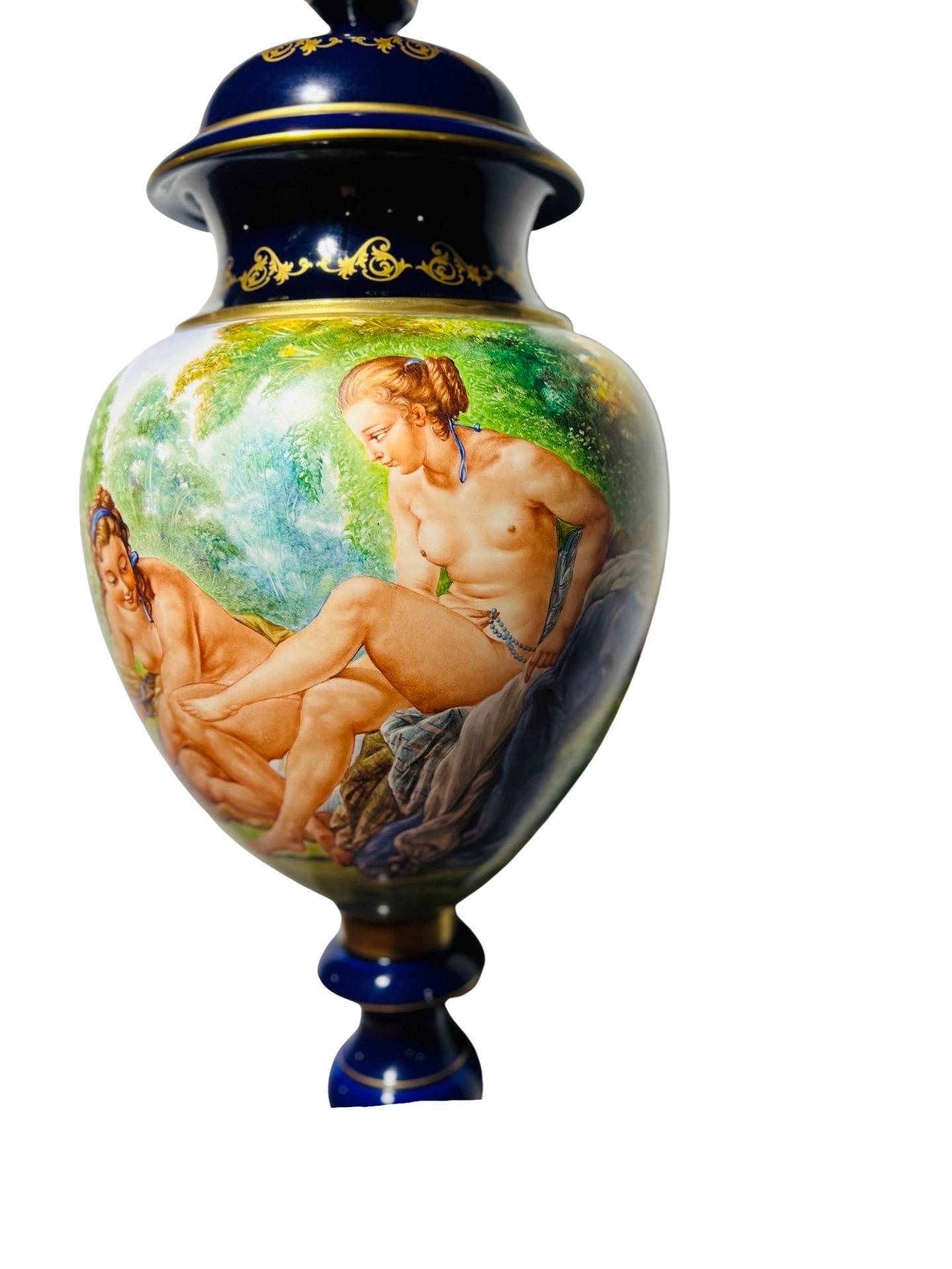 Art Nouveau Urna con coperchio 