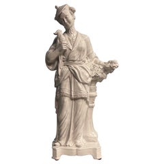 Figurina femminile in terracotta in stile cineseria italiana di grandi dimensioni con uccello