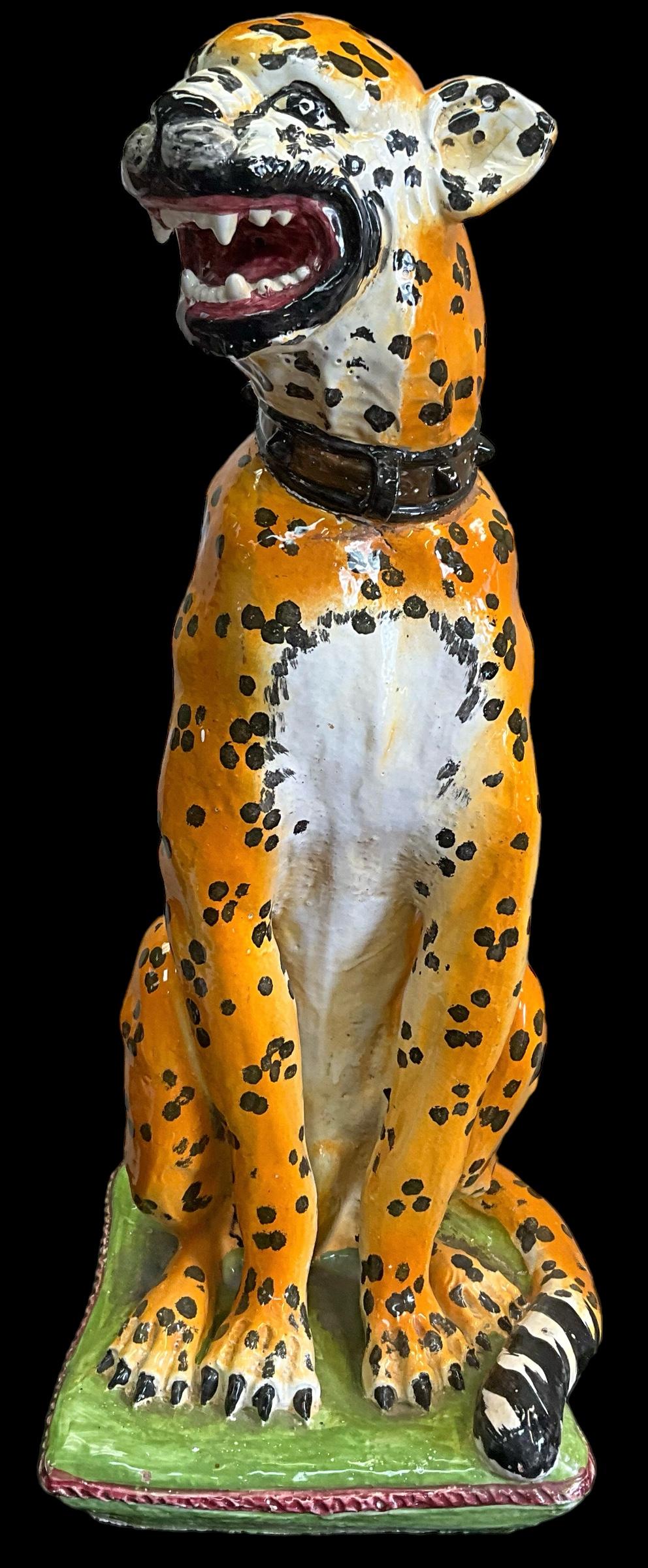 Großformatige italienische Majolika Hollywood Regency Terrakotta Cheetah / Leoparden-Kommode aus Majolika  im Zustand „Gut“ im Angebot in Kennesaw, GA