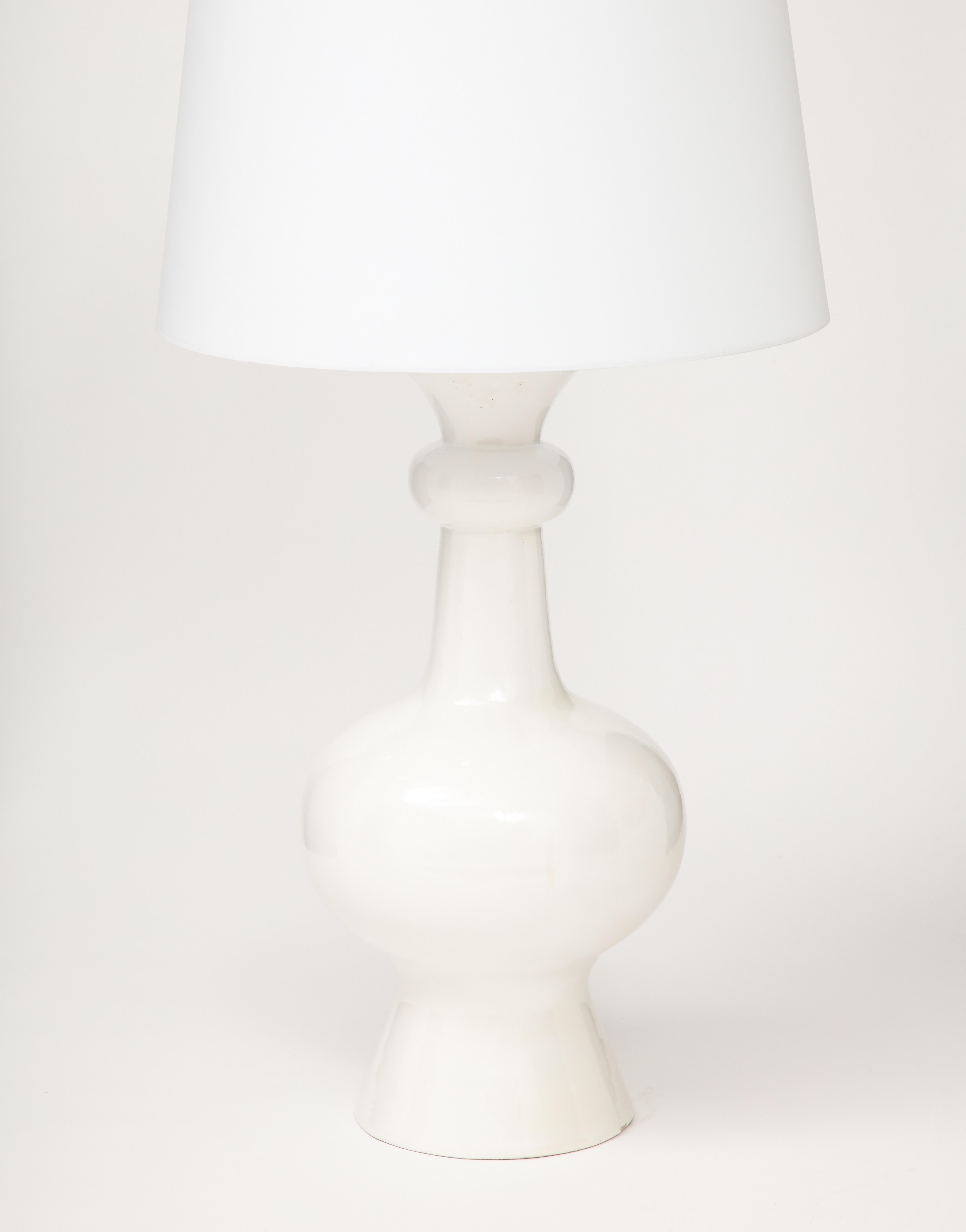 Large Scale Italian White Ceramic Lamp, 1960's In Good Condition For Sale In Brooklyn, NY
