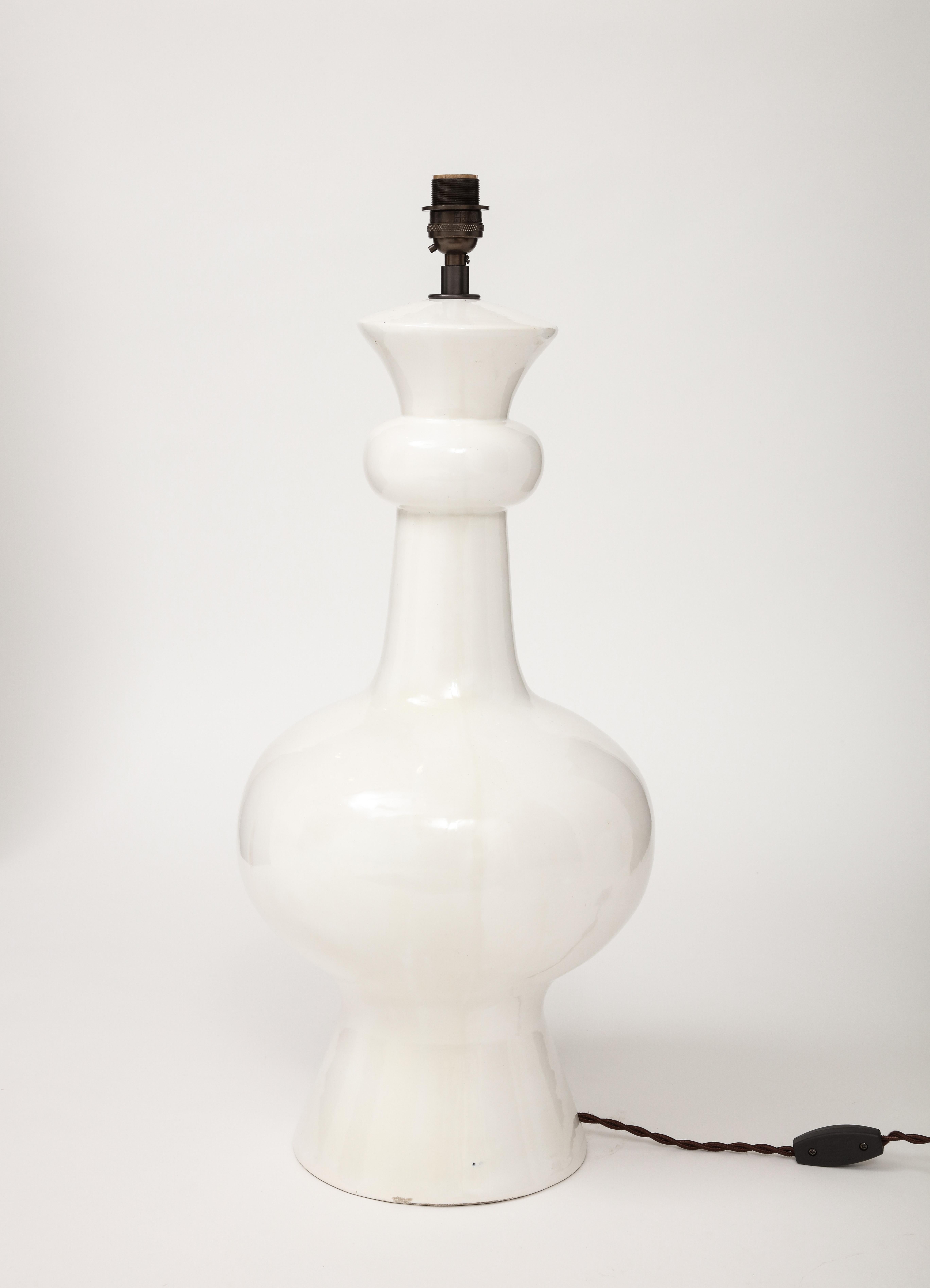 Large Scale Italian White Ceramic Lamp, 1960's For Sale 4