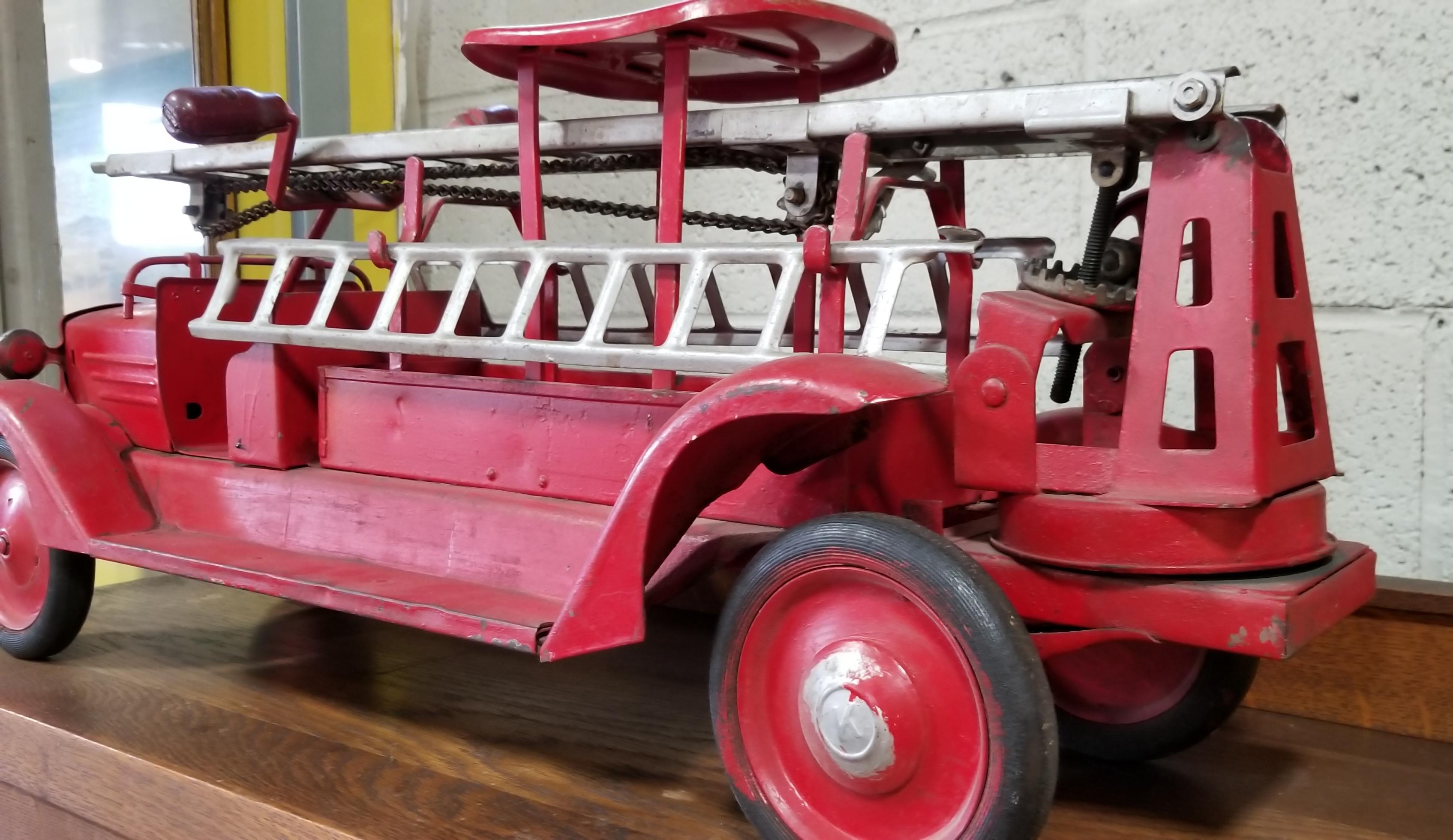 American Large-Scale Keystone Ride-On Toy Fire Truck For Sale