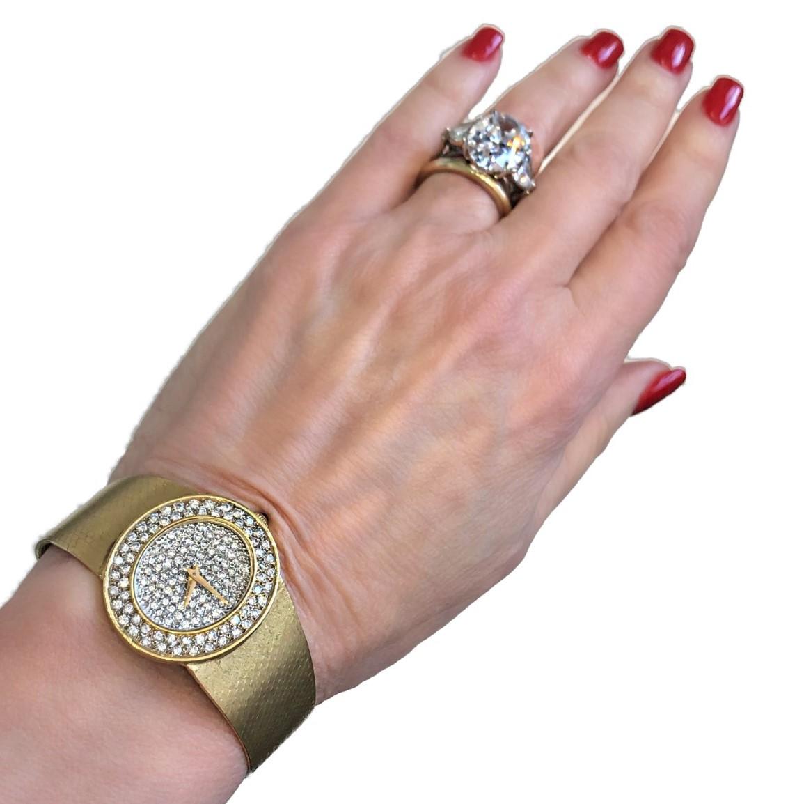 Großformatige Damen Vintage Bueche Girod Gelbgold- und Diamant-Armbanduhr im Angebot 6