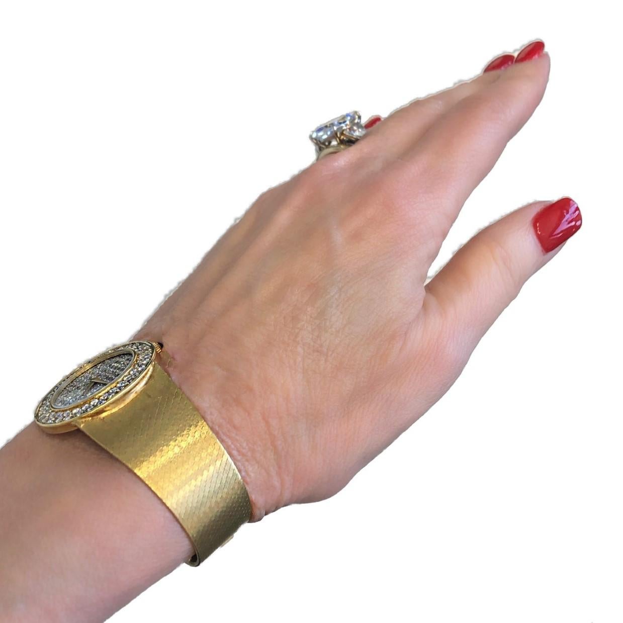 Großformatige Damen Vintage Bueche Girod Gelbgold- und Diamant-Armbanduhr im Angebot 8