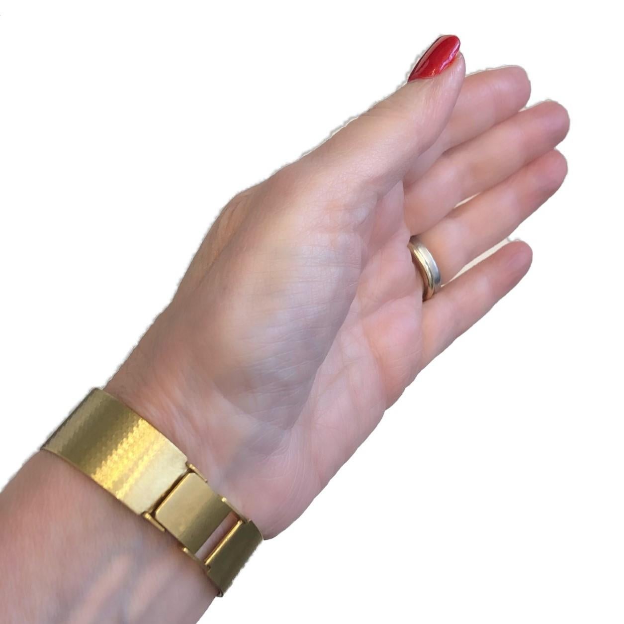 Großformatige Damen Vintage Bueche Girod Gelbgold- und Diamant-Armbanduhr im Angebot 9
