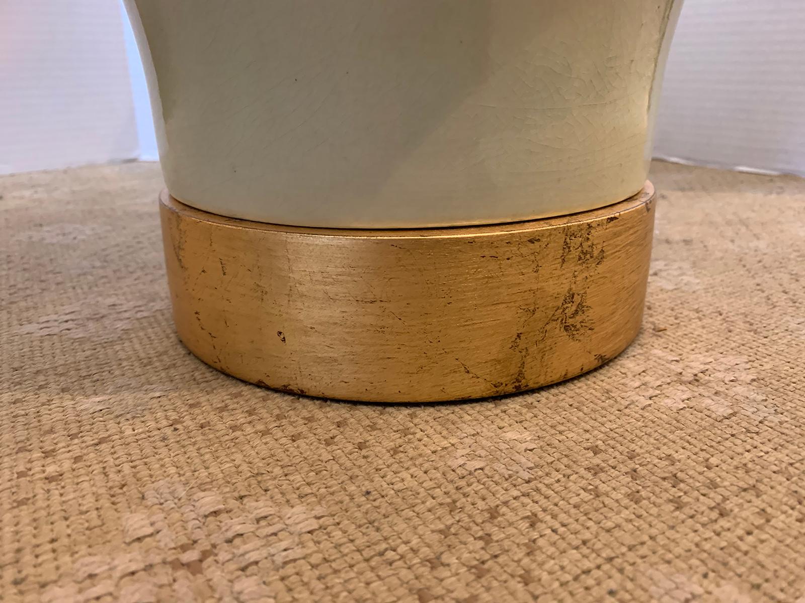 Large Scale Mitte des 20. Jahrhunderts Celadon Keramik Lampe auf benutzerdefinierte Giltwood Basis im Angebot 6