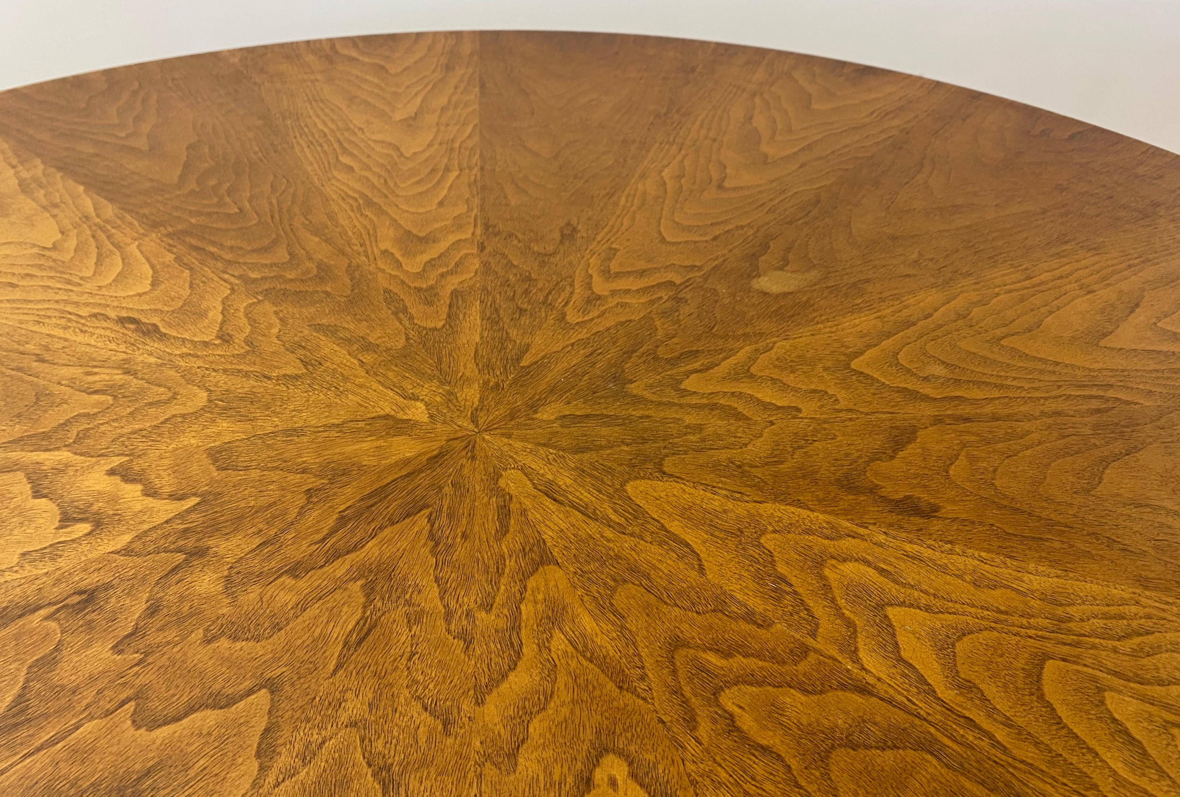 Large scale mid century round walnut coffee table by Henredon c.1960

Fantastic round coffee table by Henredon Furniture

The table is in very good mid century condition

There is a very small (thumbnail size) water spot (please see